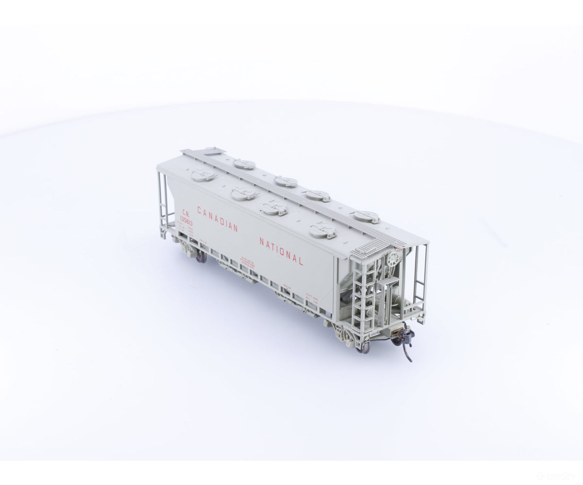 TrueLine Trains 300316 HO 4 Bay Covered Hopper Canadian National (CN) 135613 - Freight Cars