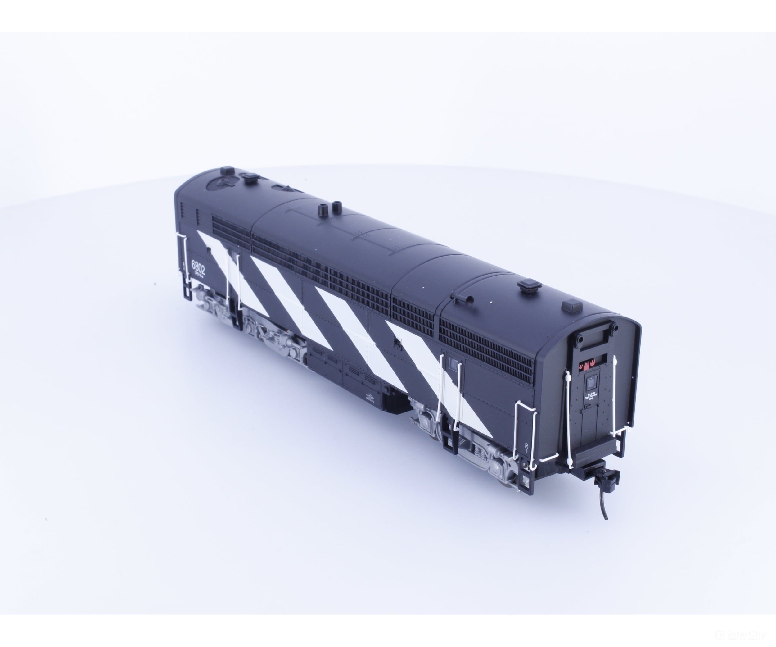 Trueline Trains TLT 500135 HO B Unit Diesel Locomotive with Sound Canadian National (CN) 6802 DCC - Locomotives