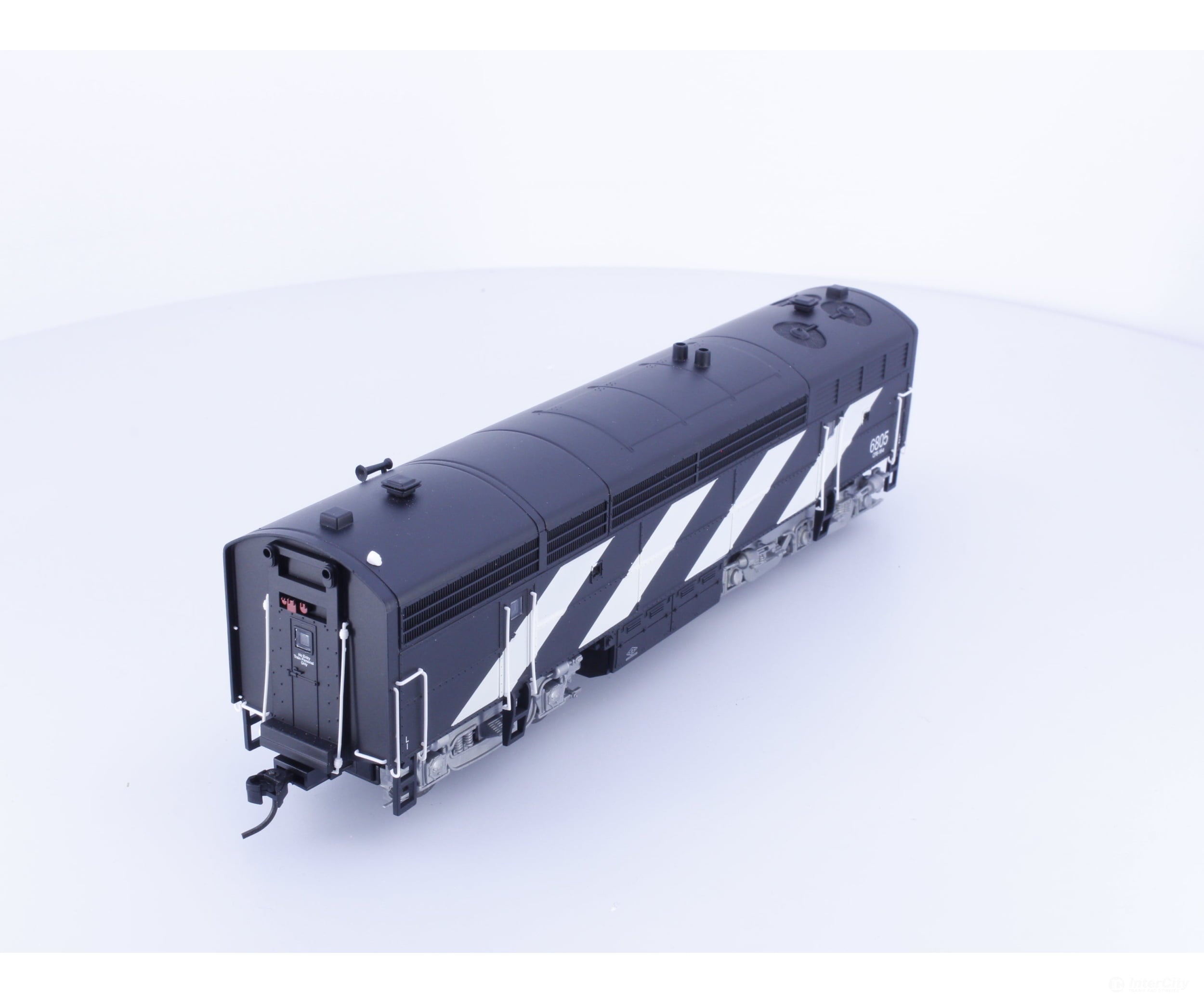 Trueline Trains TLT 500138 HO B Unit Diesel Locomotive with Sound Canadian National (CN) 6805 DCC & Sound Locomotives