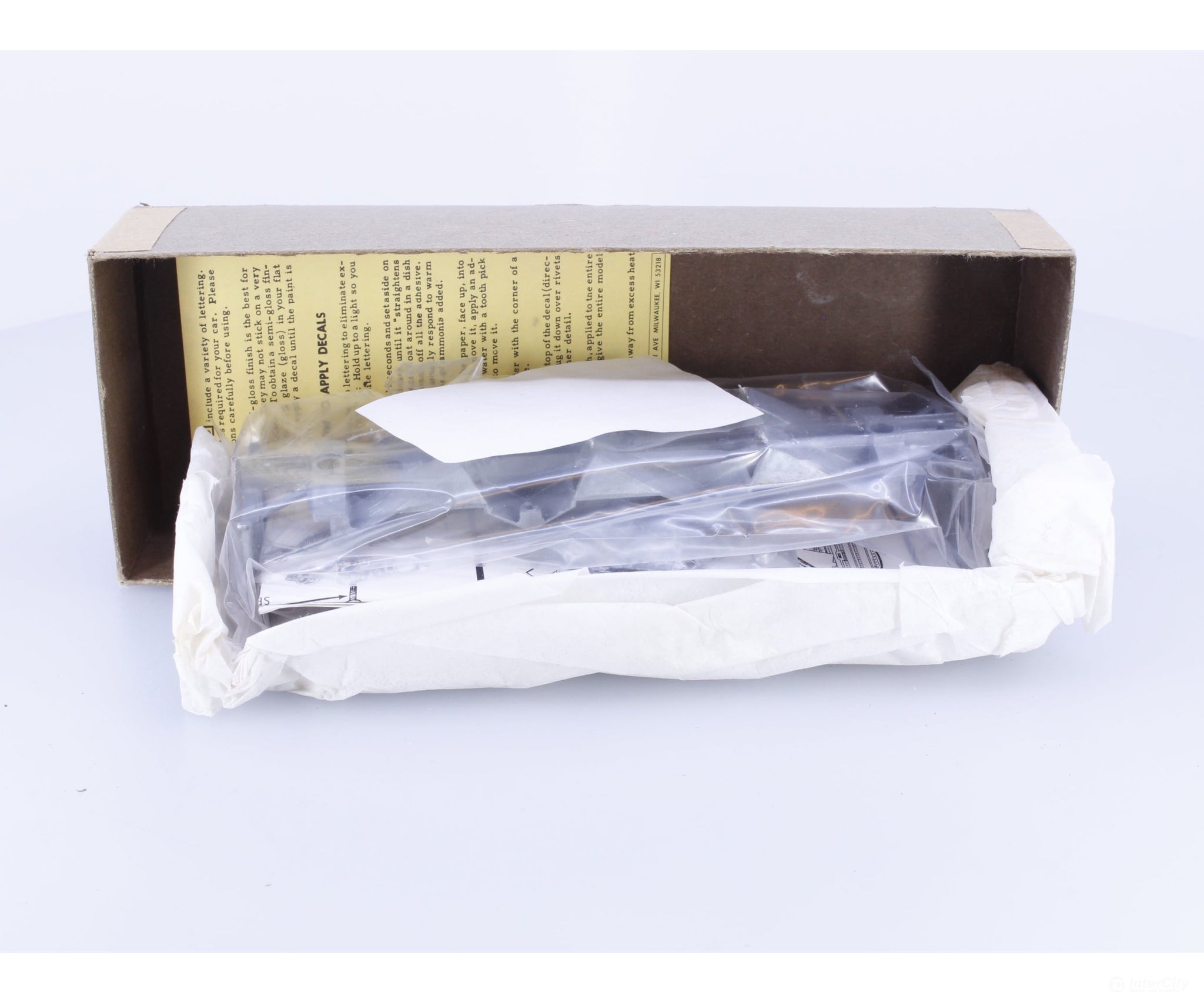 Ulrich 931-103 HO 3 Bay Hopper Kit Less Trucks Santa Fe (SF) - Freight Cars