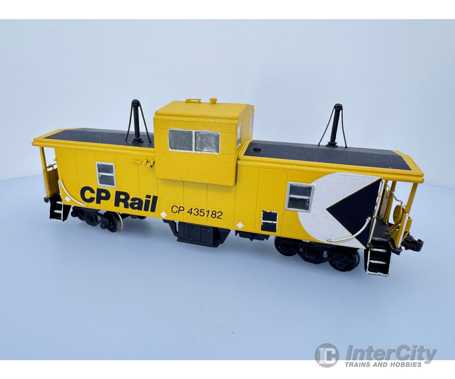 Van Hobbies/Samhongsa HO CP Rail Wide Vision Caboose Freight Cars