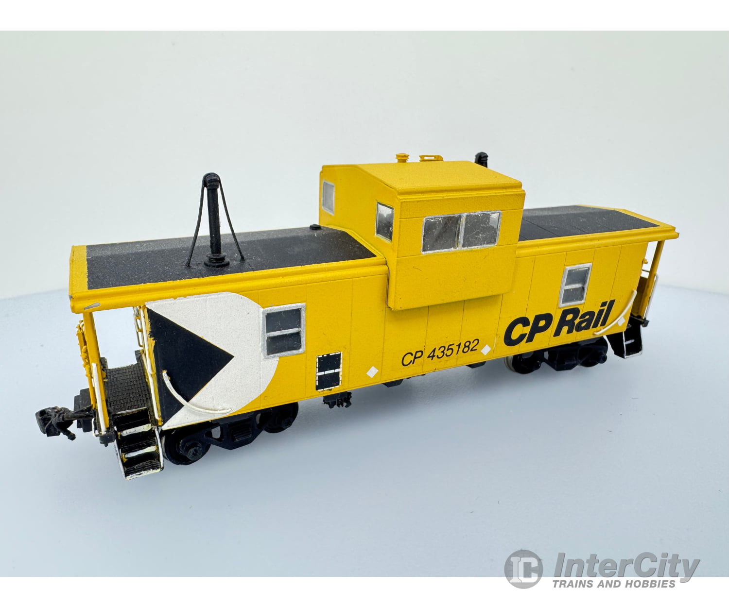 Van Hobbies/Samhongsa HO CP Rail Wide Vision Caboose Freight Cars