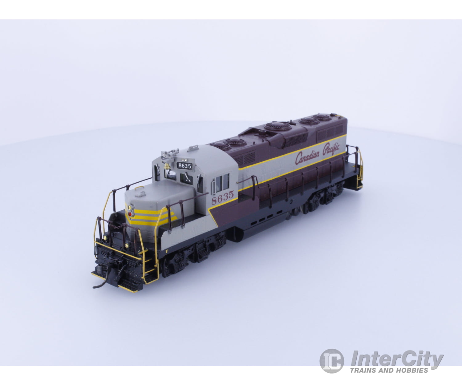 Van Hobbies VHGP-9CPR HO Brass GP-9 Canadian Pacific (CP) 8635 Analog DC Locomotives