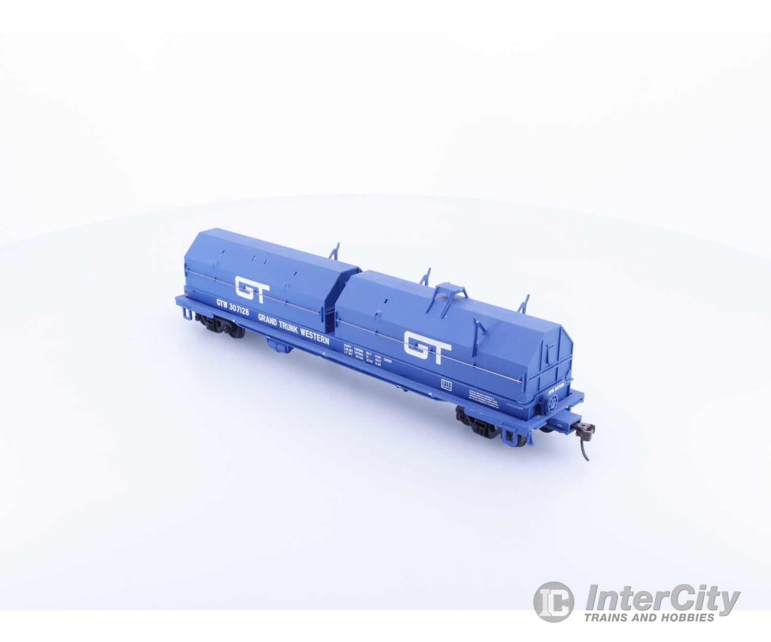 Walthers 307128 HO 50’ Cushion Coil Gondola with Covers Grand Trunk Western (GTW) 307128 Freight Cars