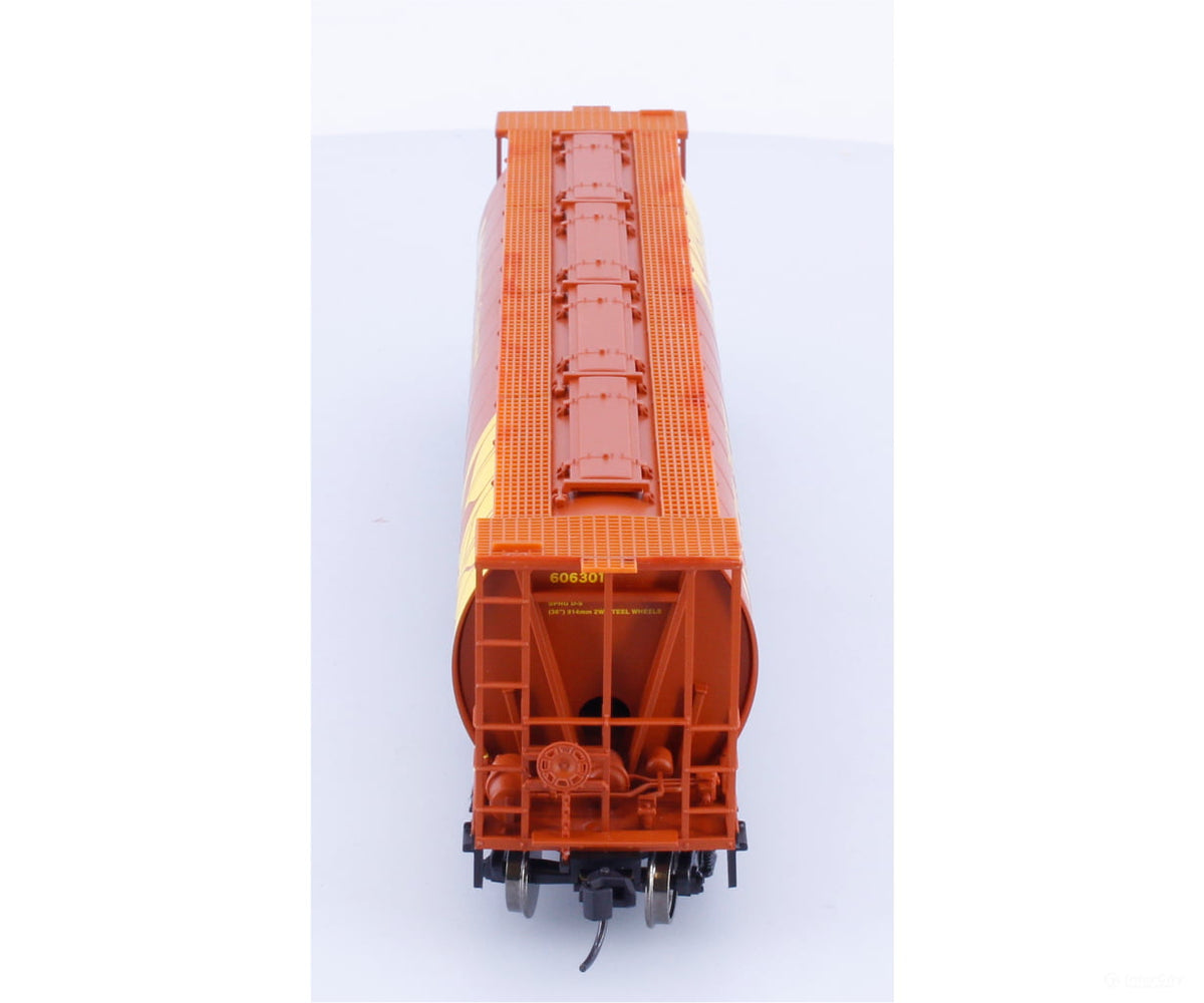 Walthers 910-7166 HO 4 Bay Cylindrical Hopper Govt of Canada (CPWX) 606301 - Freight Cars