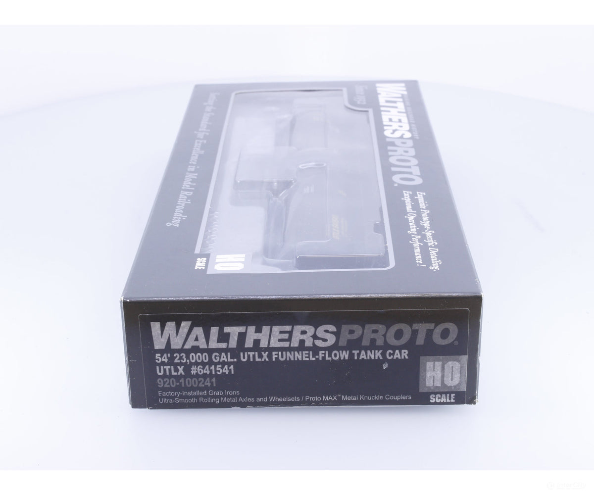 Walthers 920-100241 HO 54’ 23000 Gal UTLX Funnel-Flow Tank Car Union Tank Car (UTLX) 641541 - Freight Cars