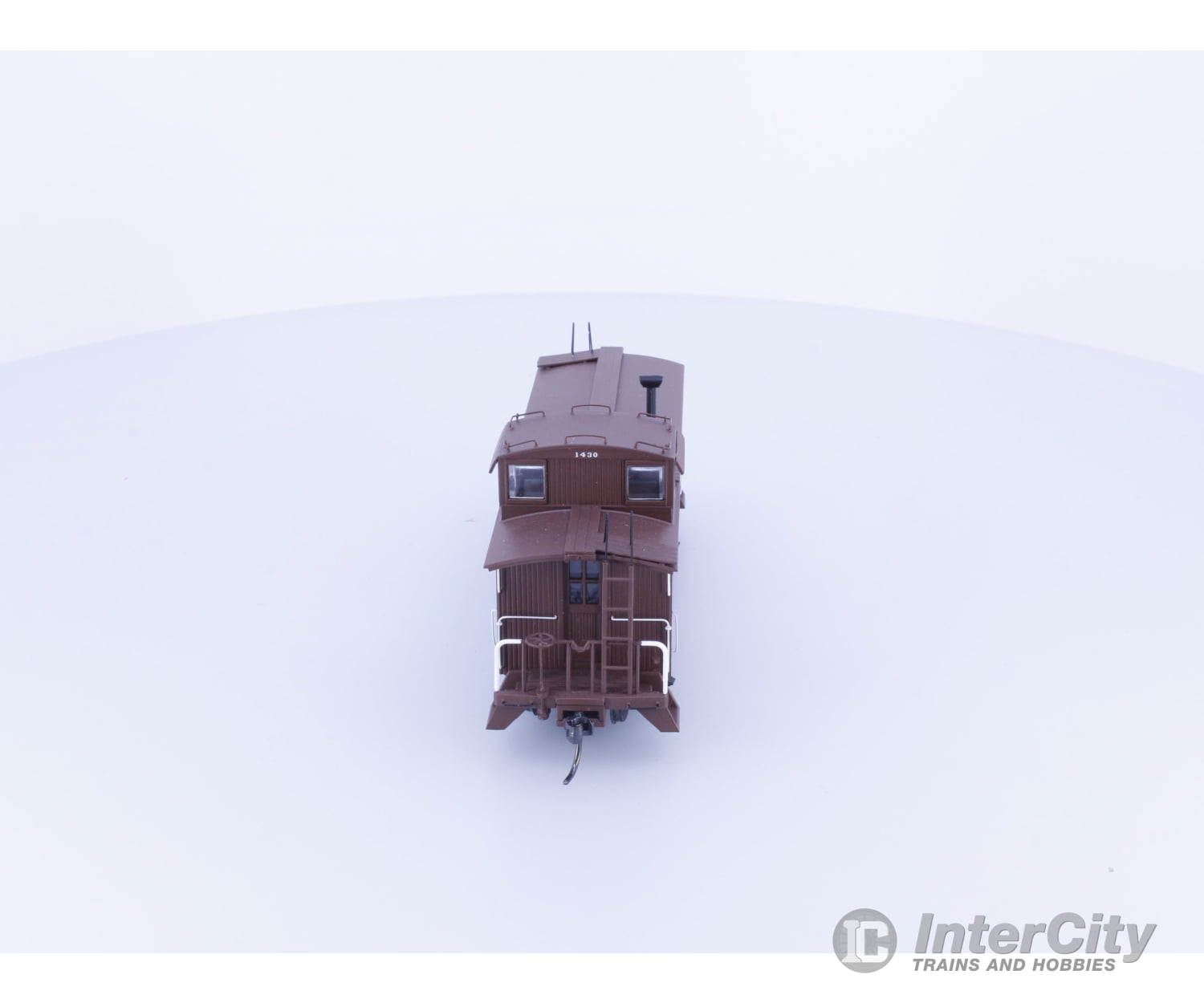 Walthers 920-103203 HO 30’ ATSF Wood Caboose Atchison Topeka and Santa Fe (ATSF) 1430 Freight Cars