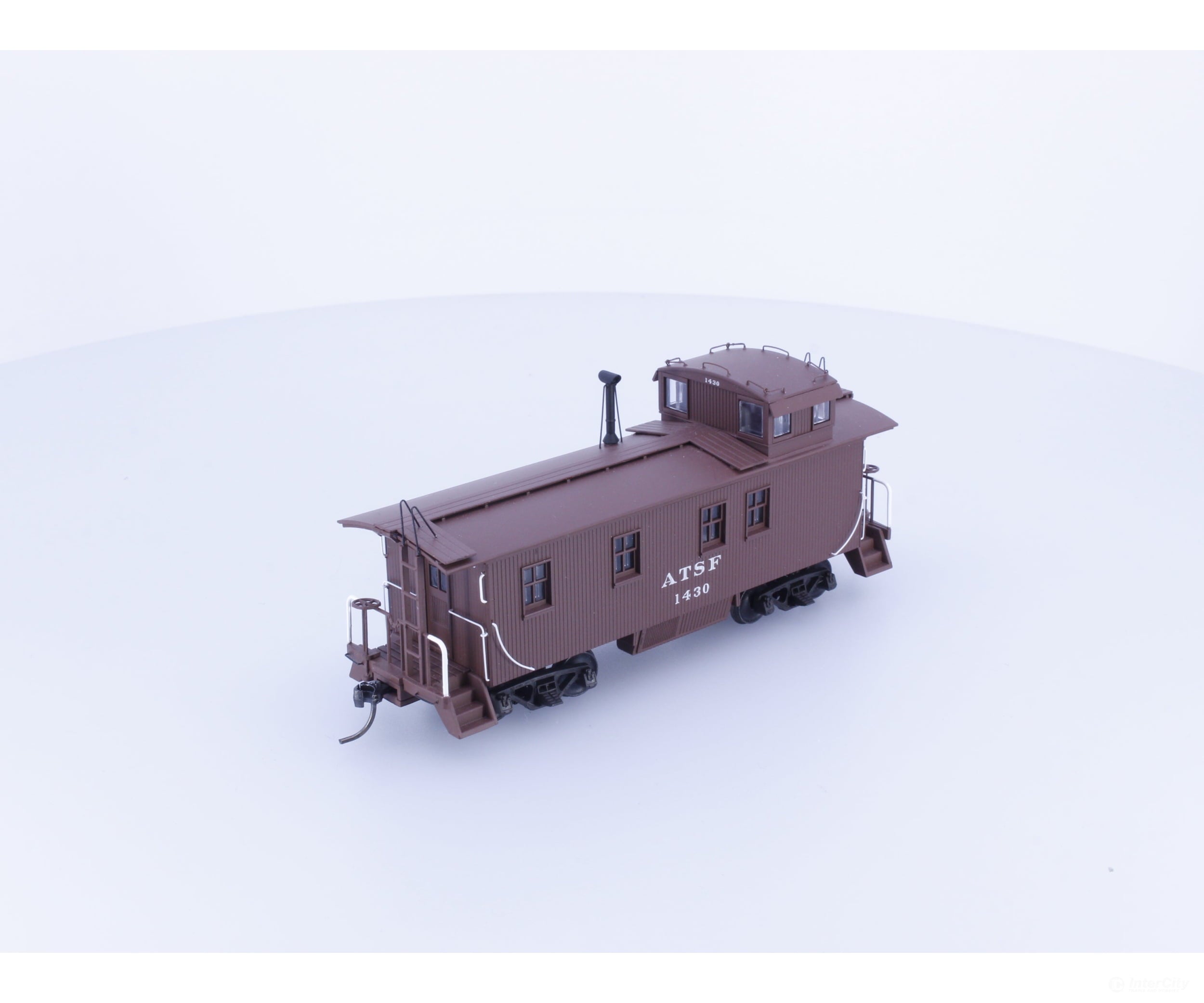 Walthers 920-103203 HO 30’ ATSF Wood Caboose Atchison Topeka and Santa Fe (ATSF) 1430 Freight Cars