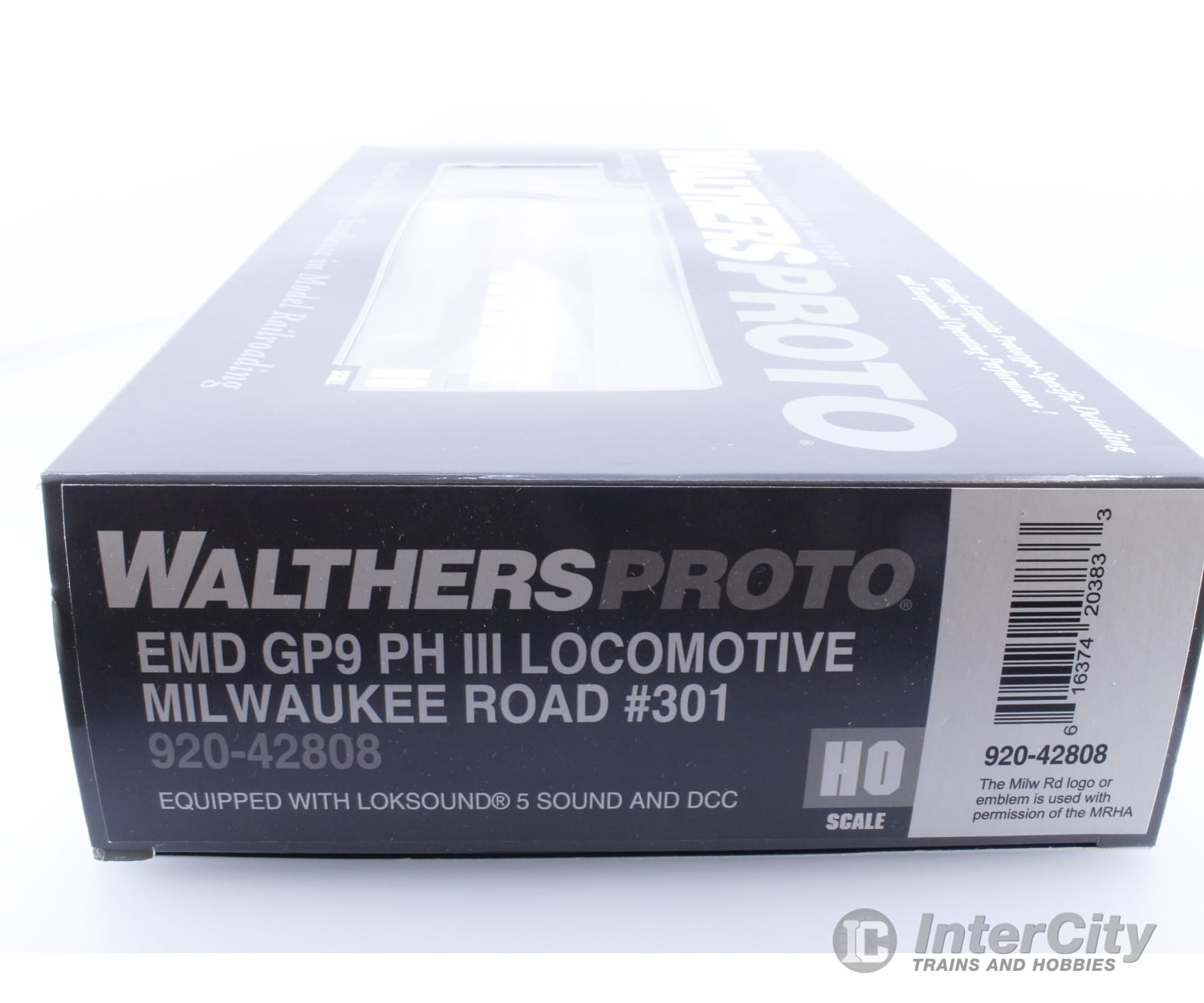 Walthers 920-42808 Ho Emd Gp9 Ph Iii Locomotive Milwaukee Road (Milw) 301 Dcc & Sound Locomotives