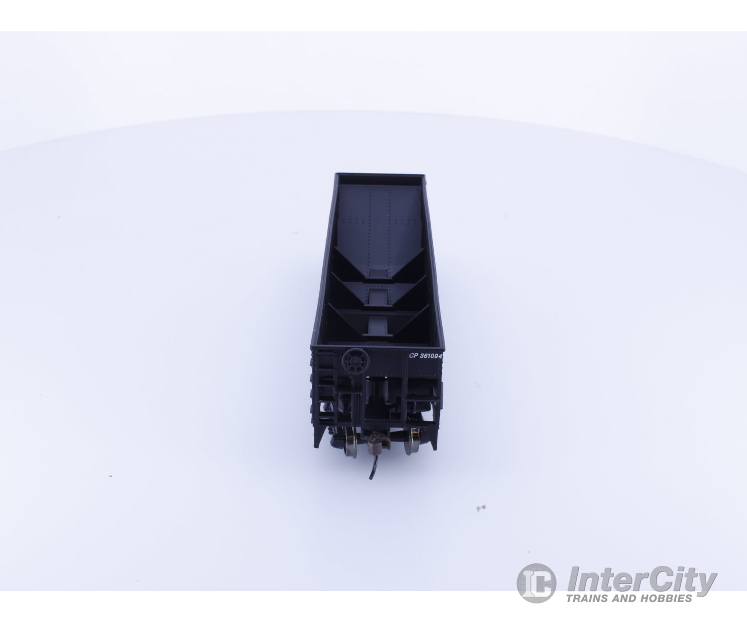 Walthers 931-1656 HO 40’ 4 Bay Offset Hopper Canadian Pacific (CP) 361094 Freight Cars