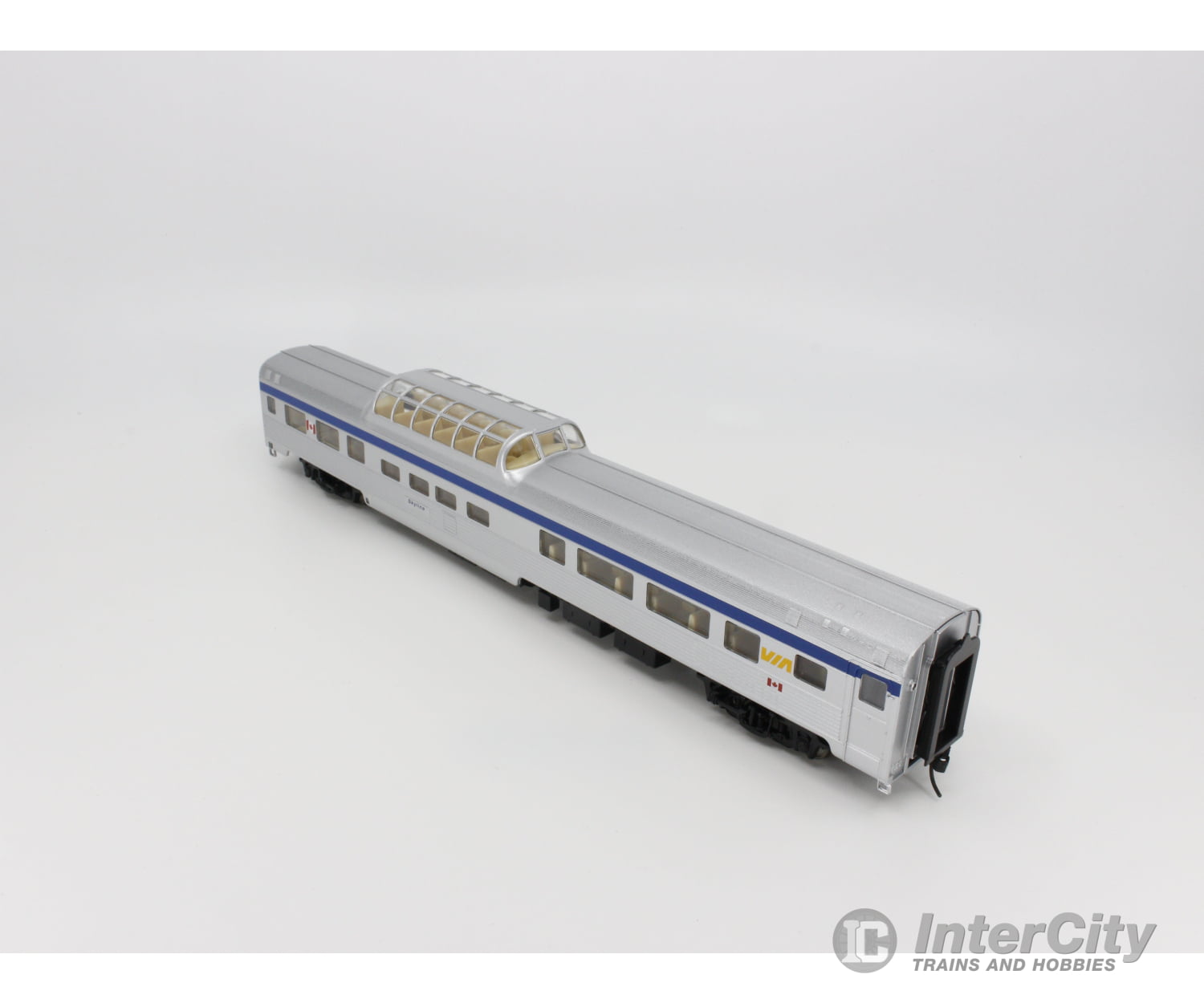 Walthers 932-16483 Ho 85’ Budd Dome Coach Passenger Car Via Rail (Via) (2) Cars