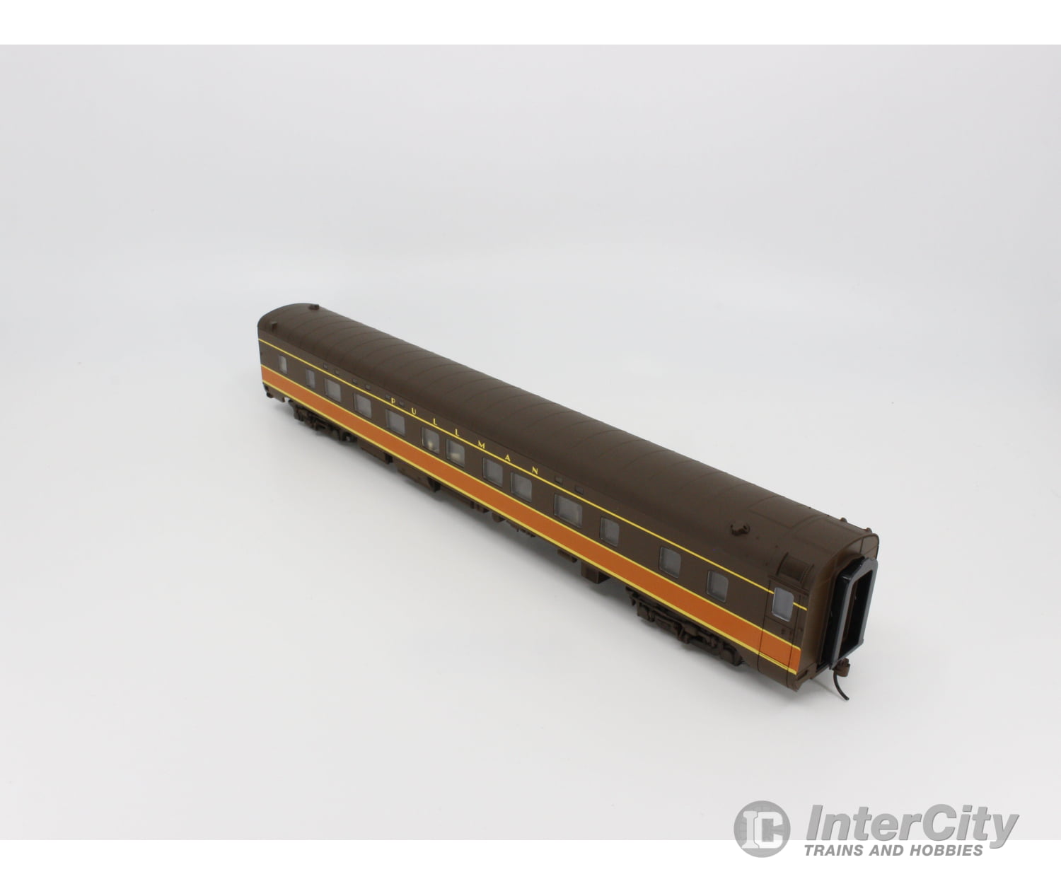 Walthers 932-16702 Ho Pullman-Standard 4-4-2 Sleeper Passenger Car Illinois Central (Ic) Cars