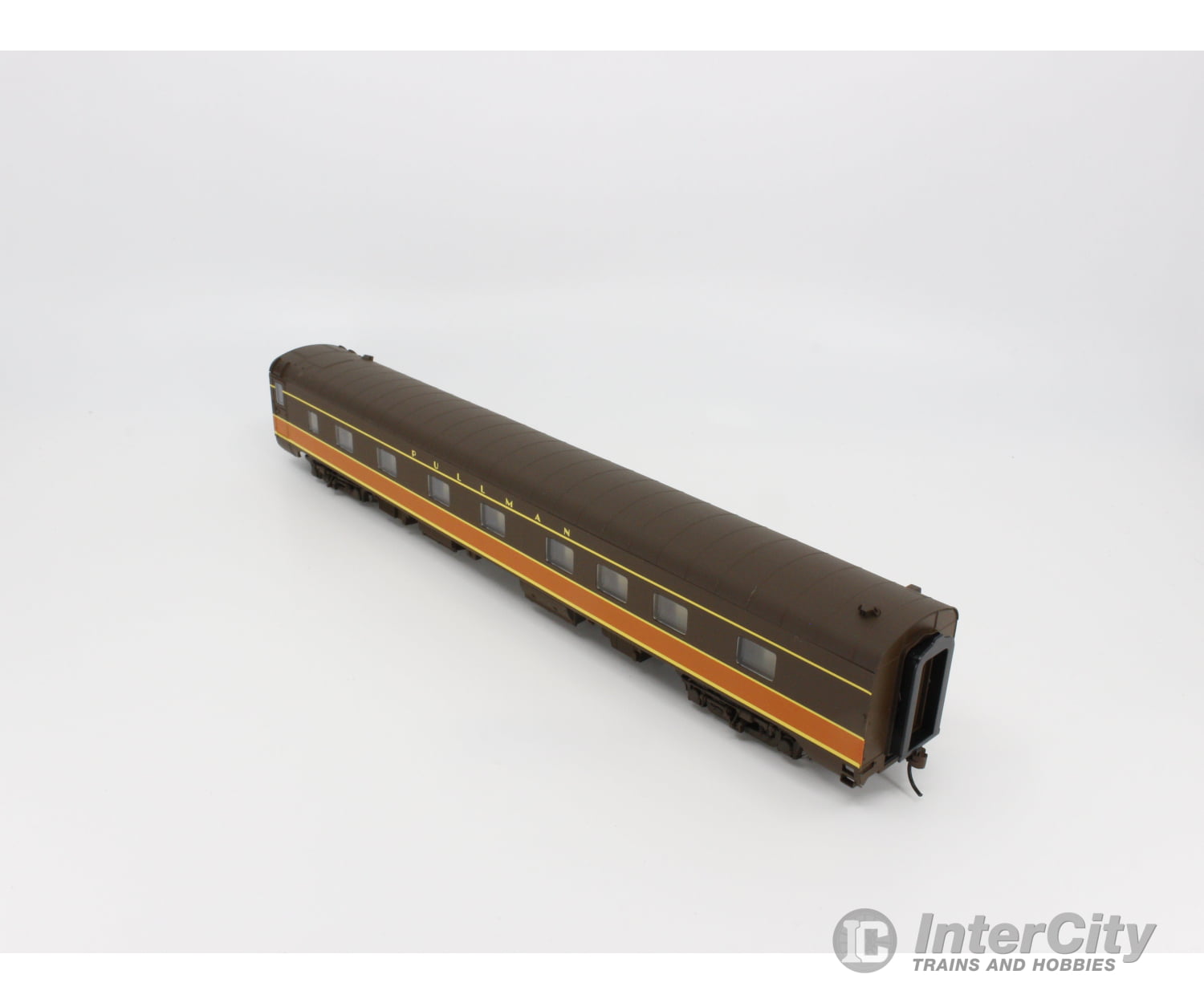 Walthers 932-16702 Ho Pullman-Standard 4-4-2 Sleeper Passenger Car Illinois Central (Ic) Cars