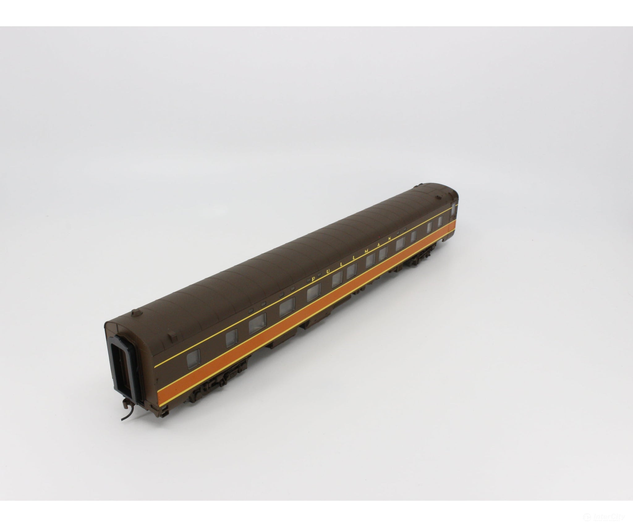 Walthers 932-16702 Ho Pullman-Standard 4-4-2 Sleeper Passenger Car Illinois Central (Ic) Cars