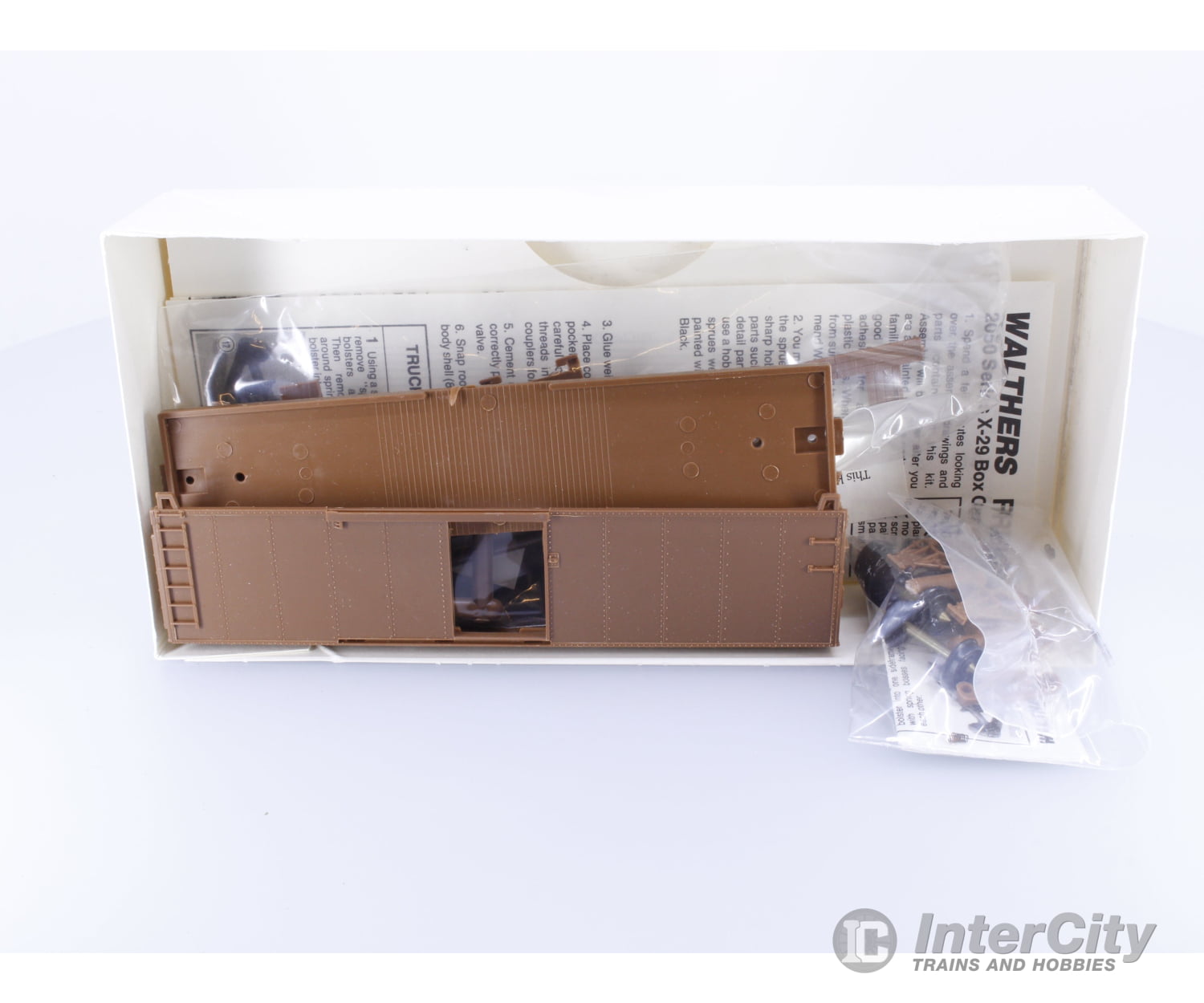 Walthers 932-2050 HO X-29 40’ Steel Box Car Kit Freight Cars