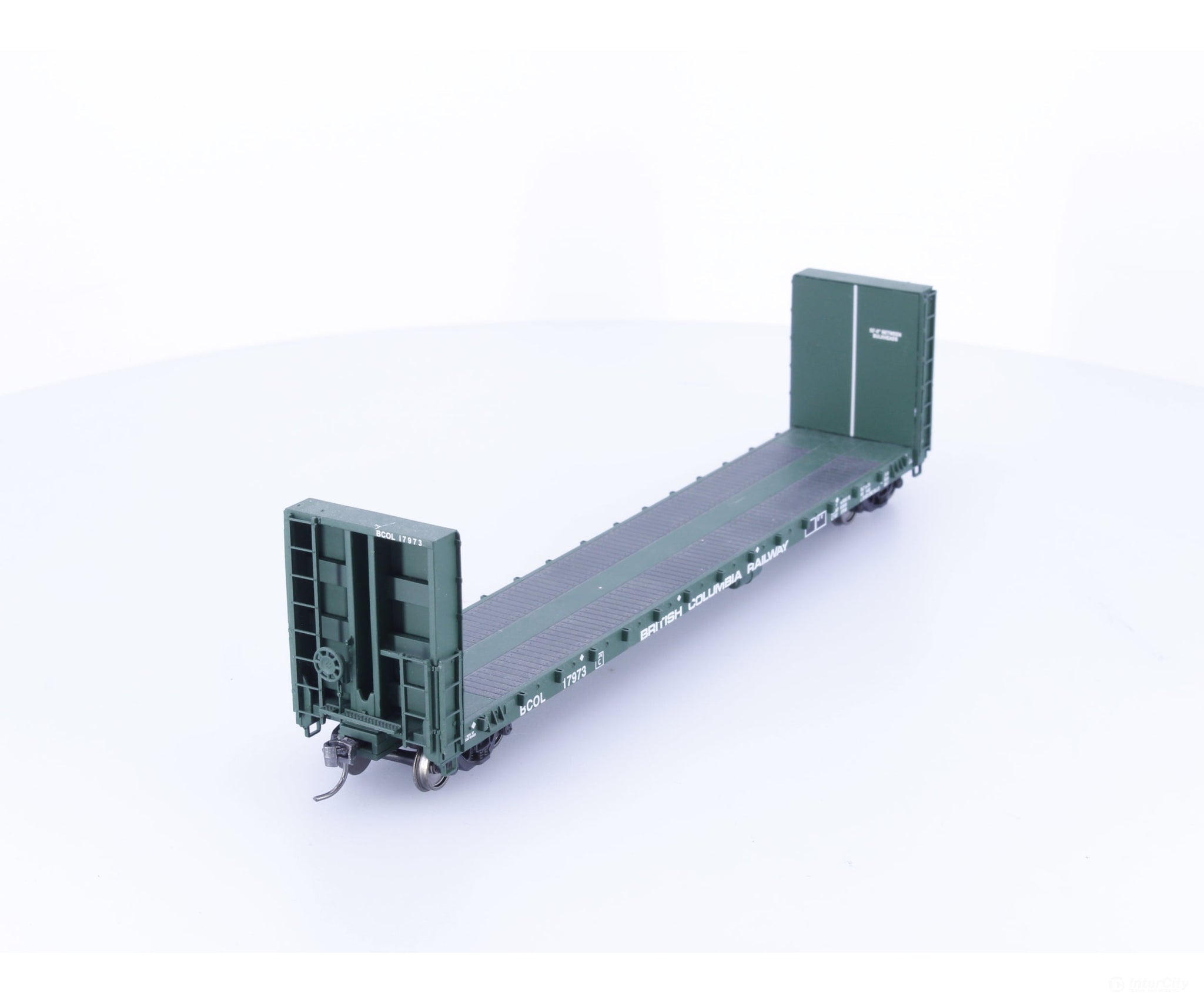 Walthers 932-40053 HO Canadian 50’ Bulkhead Flatcar #2 BC Rail (BCOL) 17973 - Freight Cars