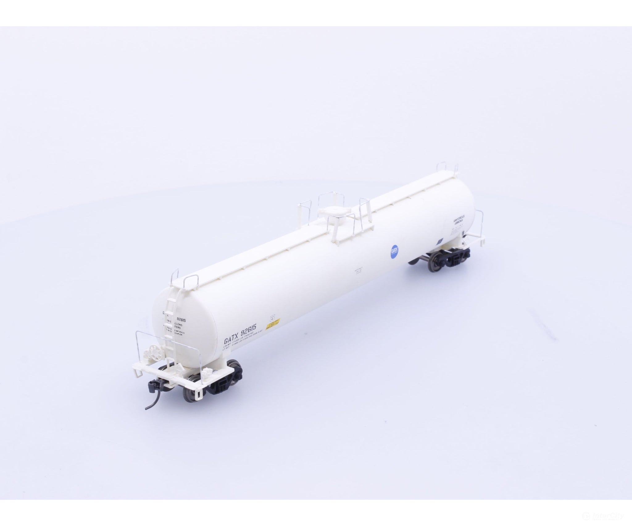 Walthers 932-5258 HO 65’ AA Tank Car GATX Corporation (GATX) 92615 - Freight Cars
