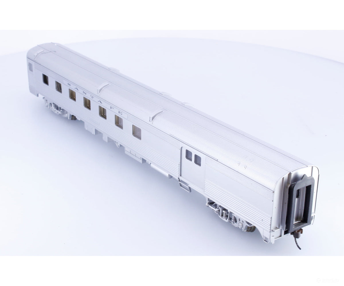 Walthers 932-6465 HO 85’ Budd Baggage Dormitory Car Santa Fe (SF) - Passenger Cars