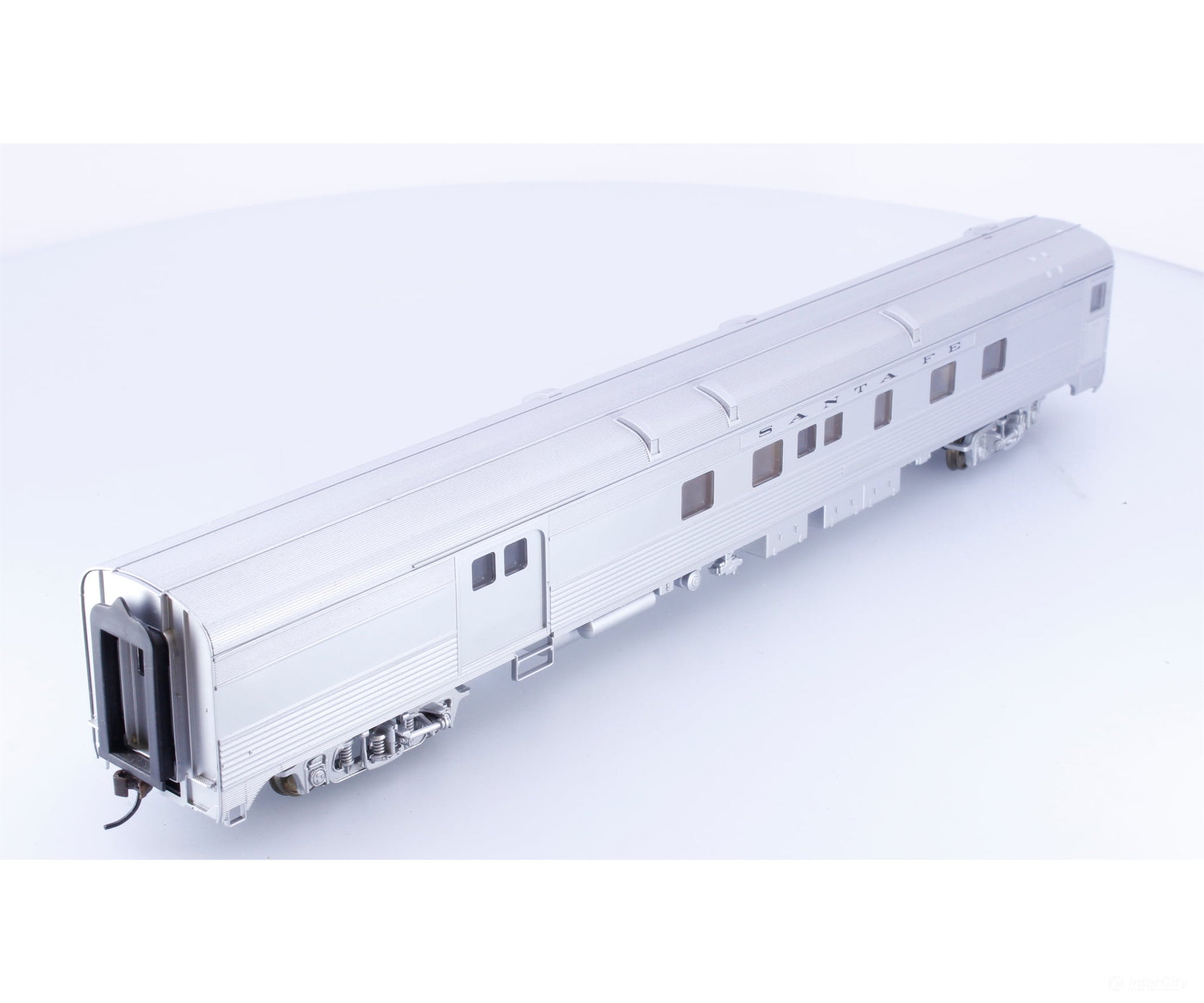 Walthers 932-6465 HO 85’ Budd Baggage Dormitory Car Santa Fe (SF) - Passenger Cars