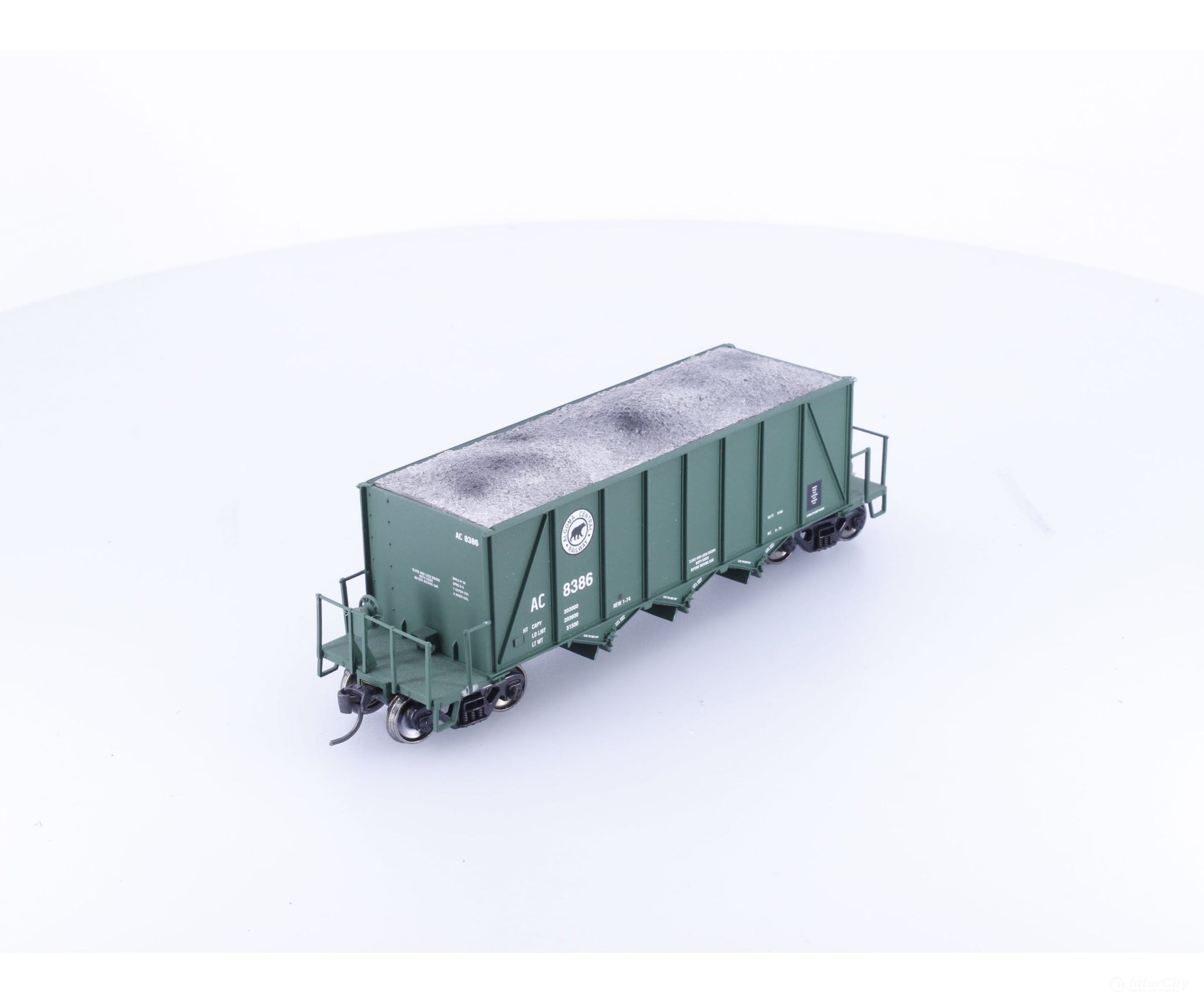 Walthers 932-7062 HO 40’ Ortner Aggregate Car Algoma Central (AC) 8386 - Freight Cars