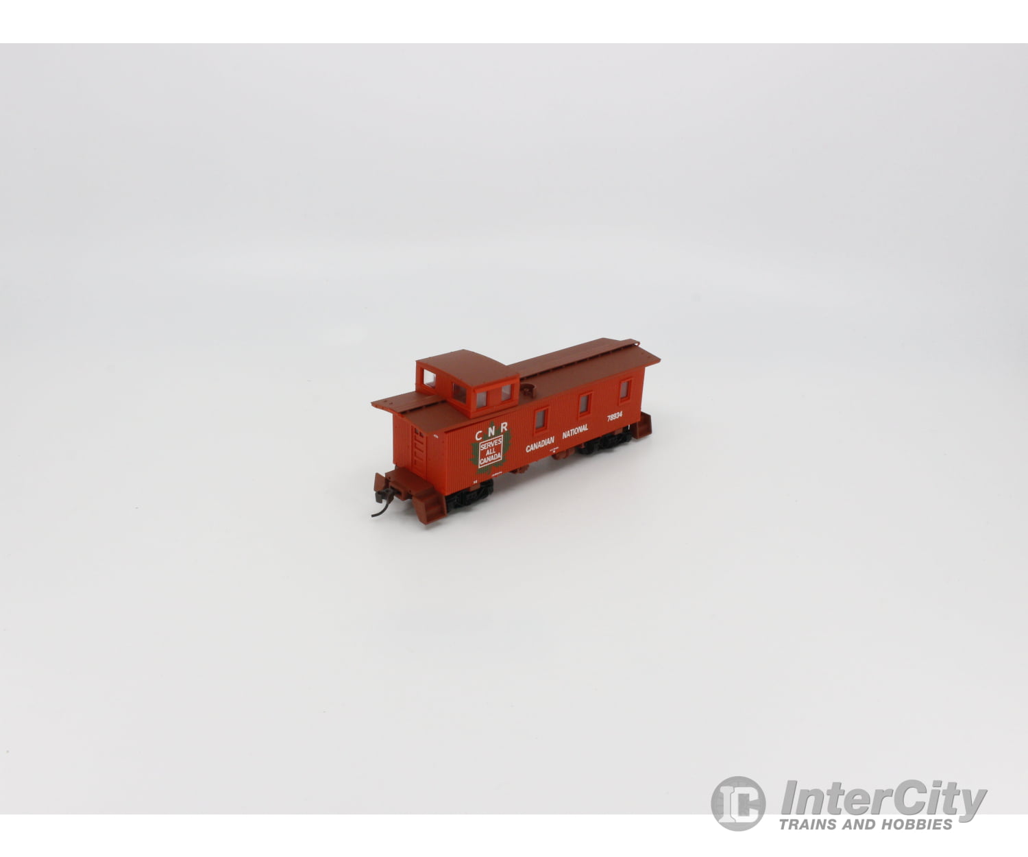 Walthers 932-7510 Ho 30’ Wood Caboose Freight Car (3 Window-Offset Cupola) Canadian National (Cn)