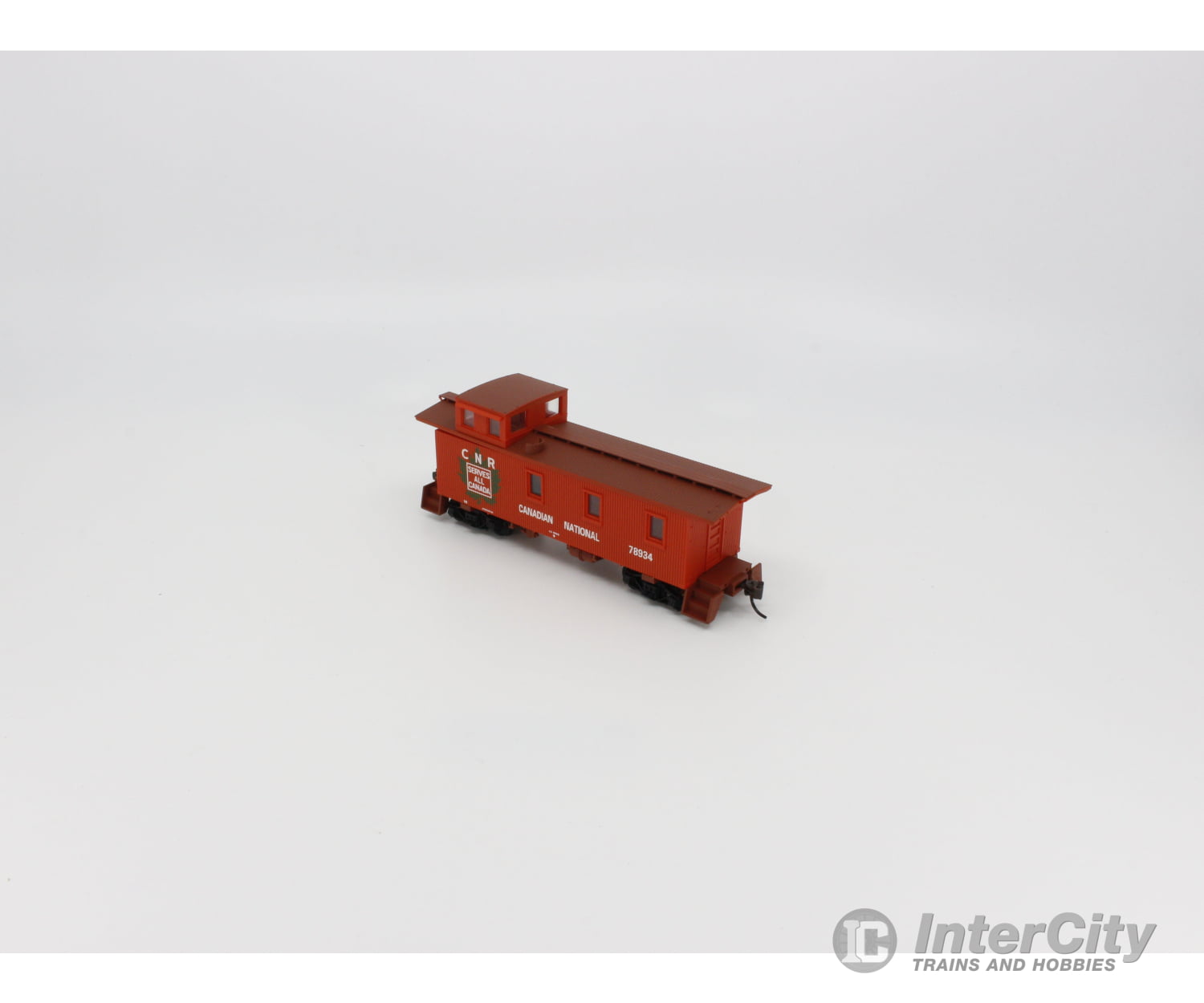 Walthers 932-7510 Ho 30’ Wood Caboose Freight Car (3 Window-Offset Cupola) Canadian National (Cn)