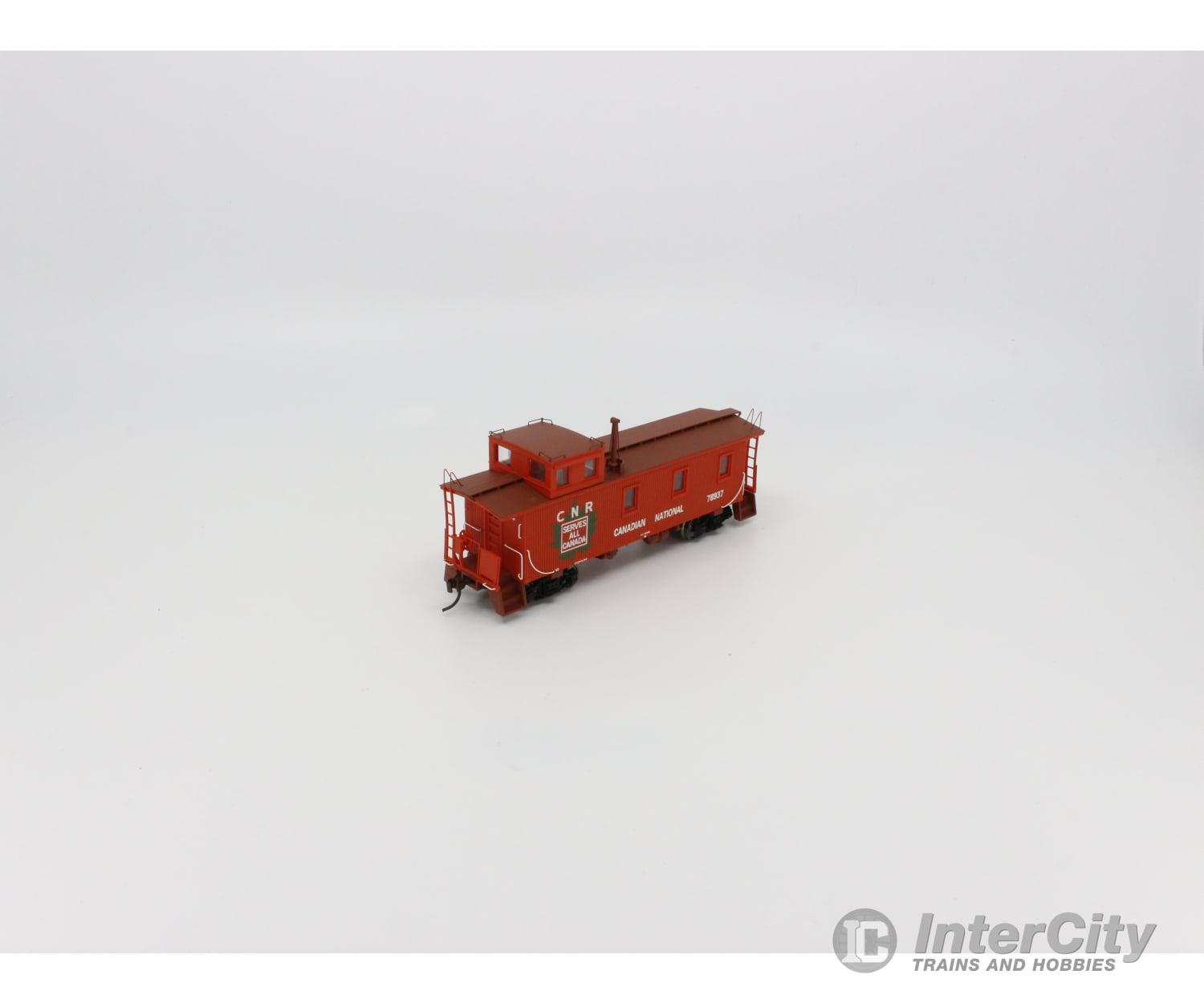 Walthers 932-7518 Ho 30’ Wood Caboose Freight Car (3 Window-Offset Cupola) Canadian National (Cn)