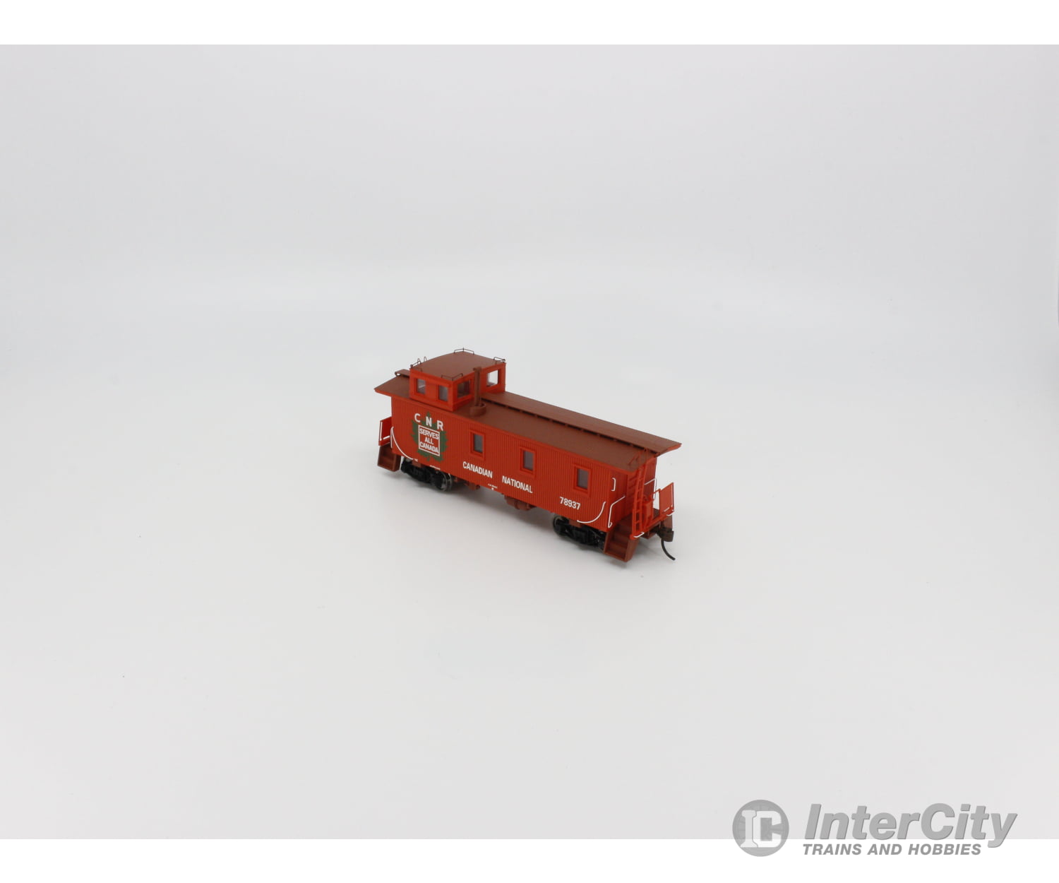 Walthers 932-7518 Ho 30’ Wood Caboose Freight Car (3 Window-Offset Cupola) Canadian National (Cn)