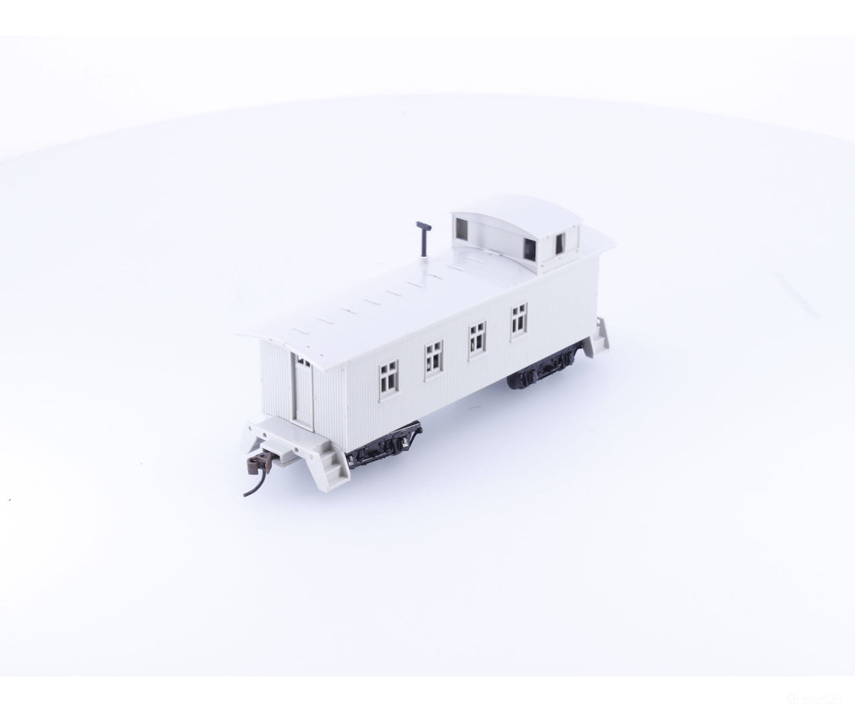 Walthers 932-7560 HO 30’ 4-Window Caboose CB&Q Style Chicago Burlington and Quincey (CBQ) - Freight Cars