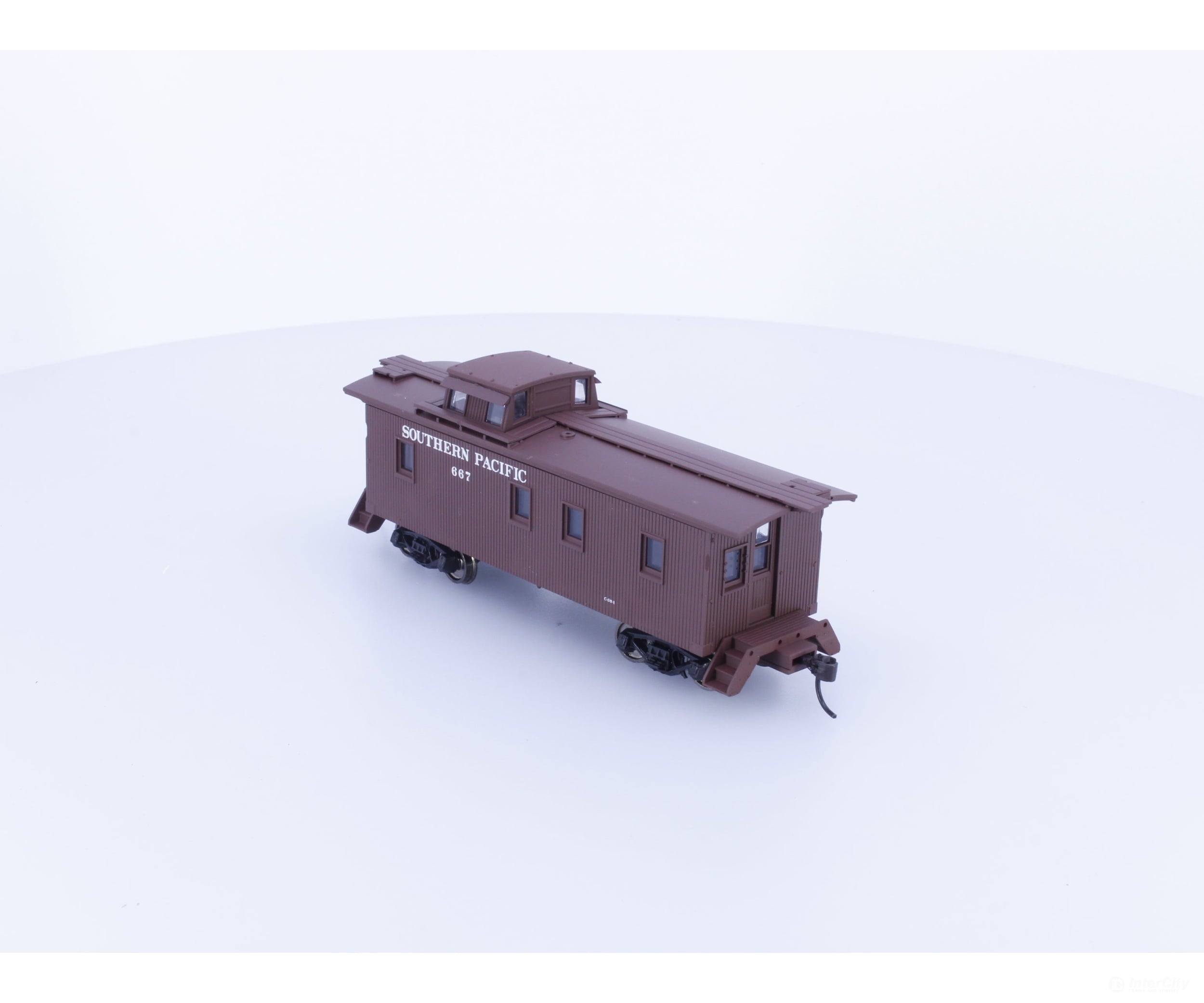 Walthers 932-7606 HO C-30-1 Wood Caboose Southern Pacific (SP) 667 Freight Cars