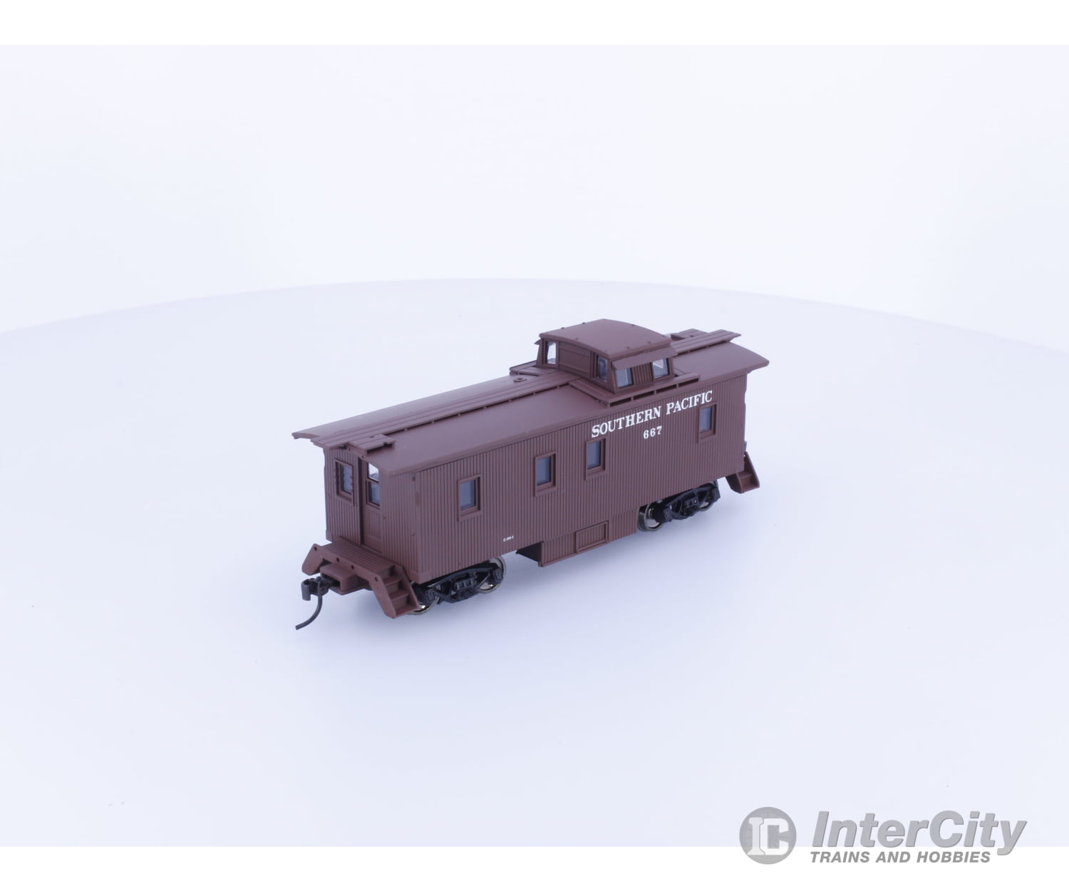 Walthers 932-7606 HO C-30-1 Wood Caboose Southern Pacific (SP) 667 Freight Cars