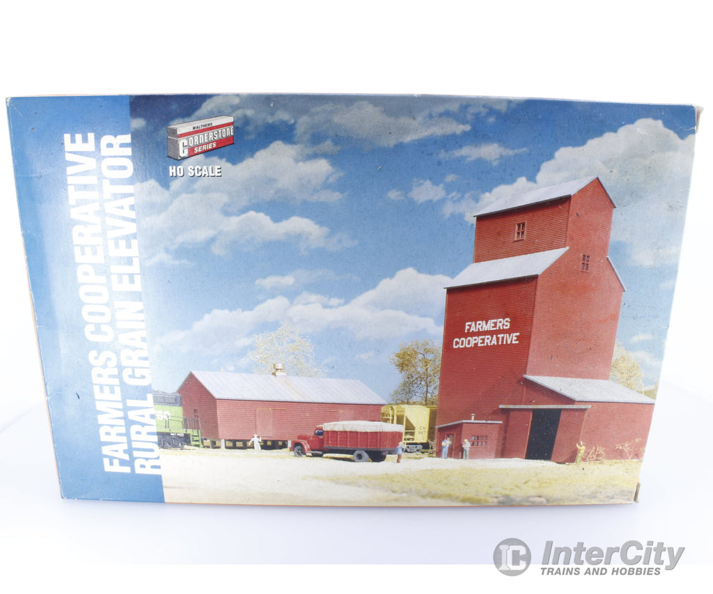 Walthers 933-3036 Ho Farmers Cooperative Rural Grain Elevator Structures