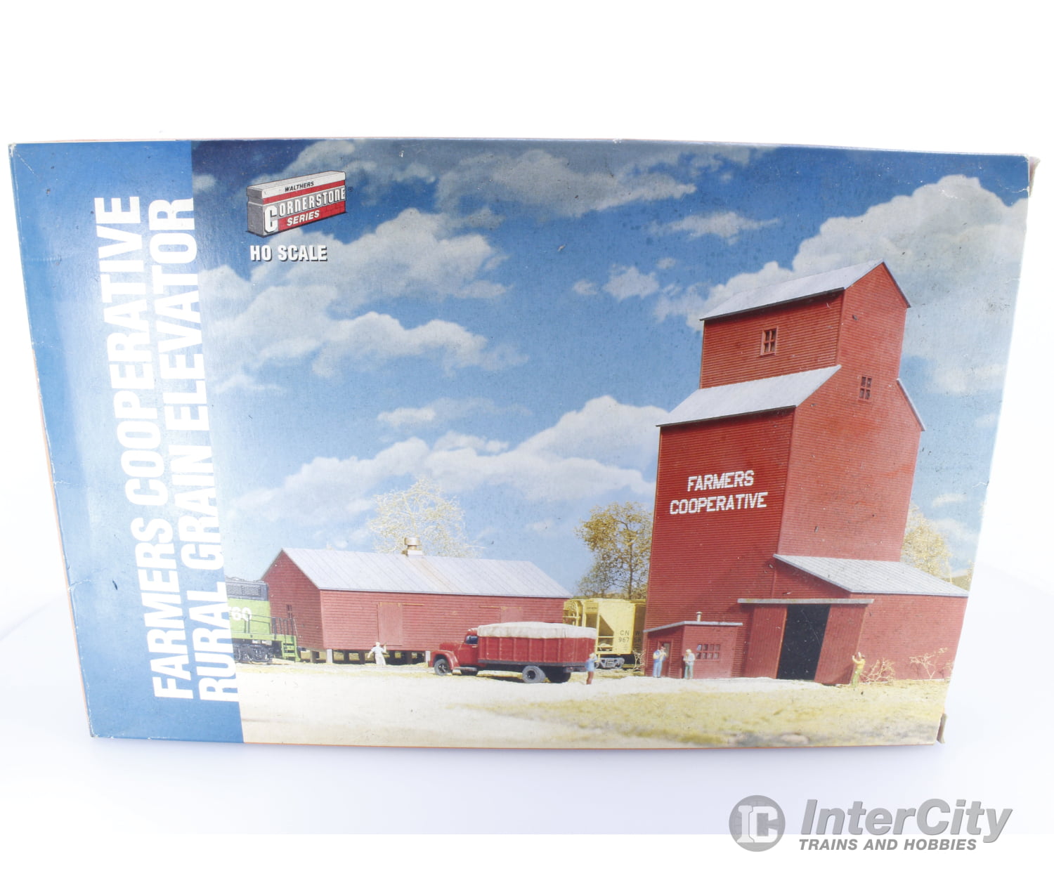 Walthers 933-3036 Ho Farmers Cooperative Rural Grain Elevator Structures