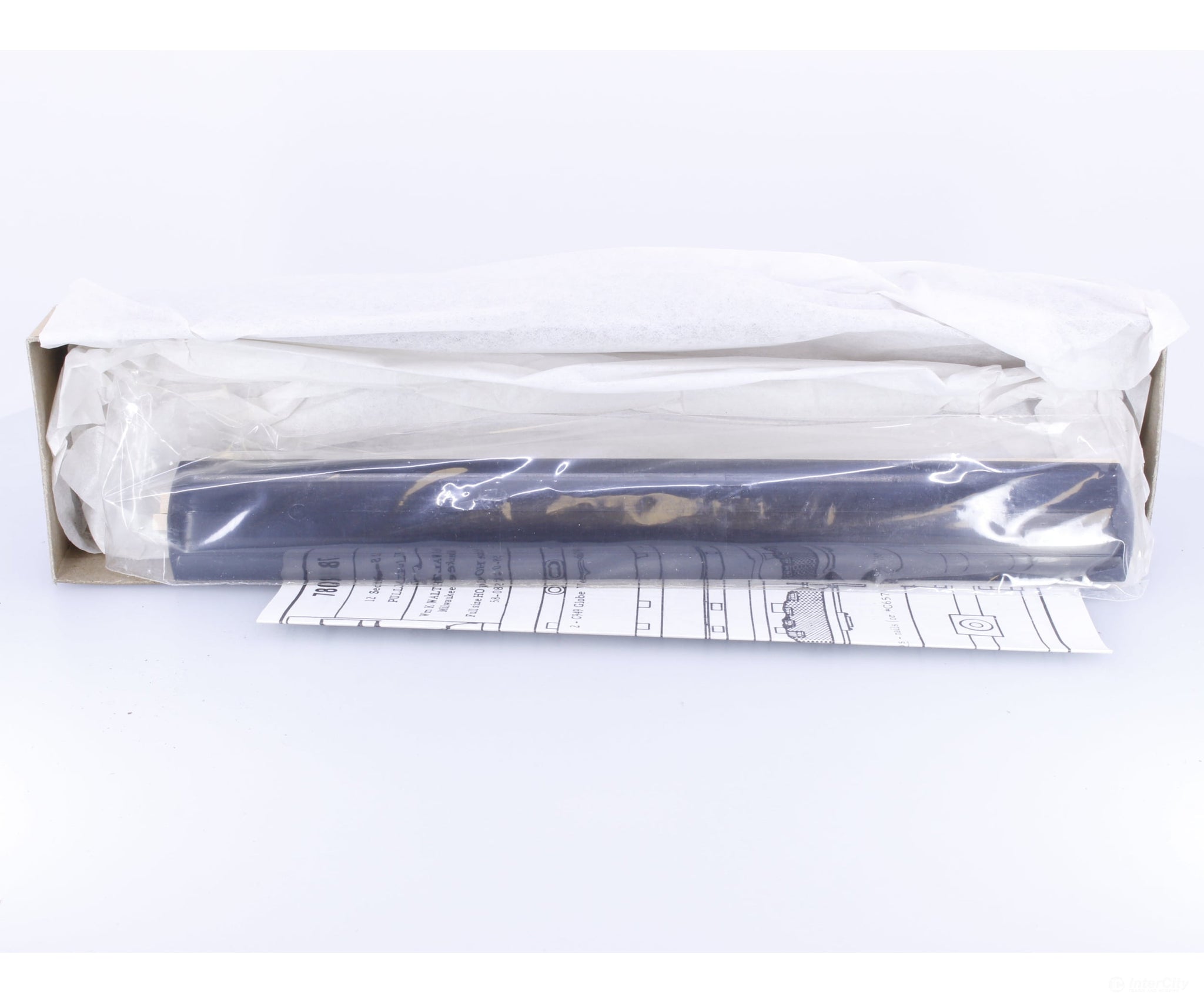 Walthers 933-6602 HO 80’ Pullman 12 Section Passenger Coach Kit #2 Undecorated - Passenger Cars