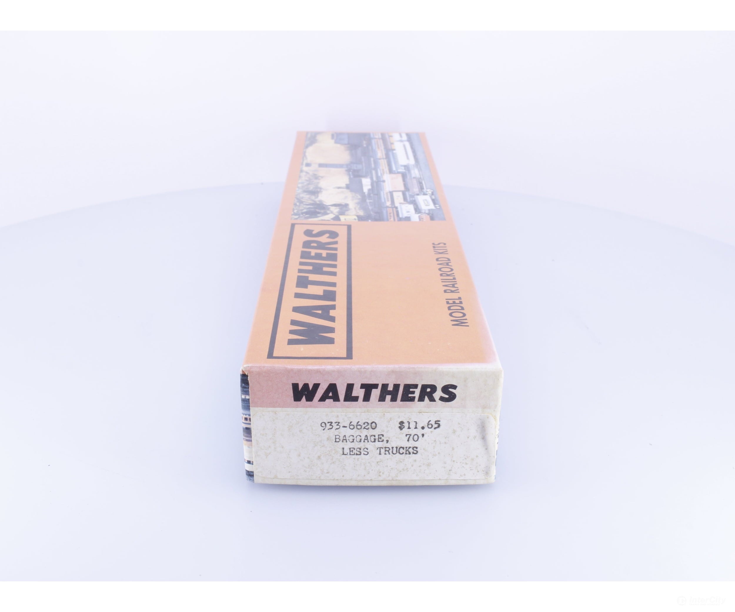 Walthers 933-6620 HO 70’ Baggage Car Kit Less Trucks Undecorated - Passenger Cars