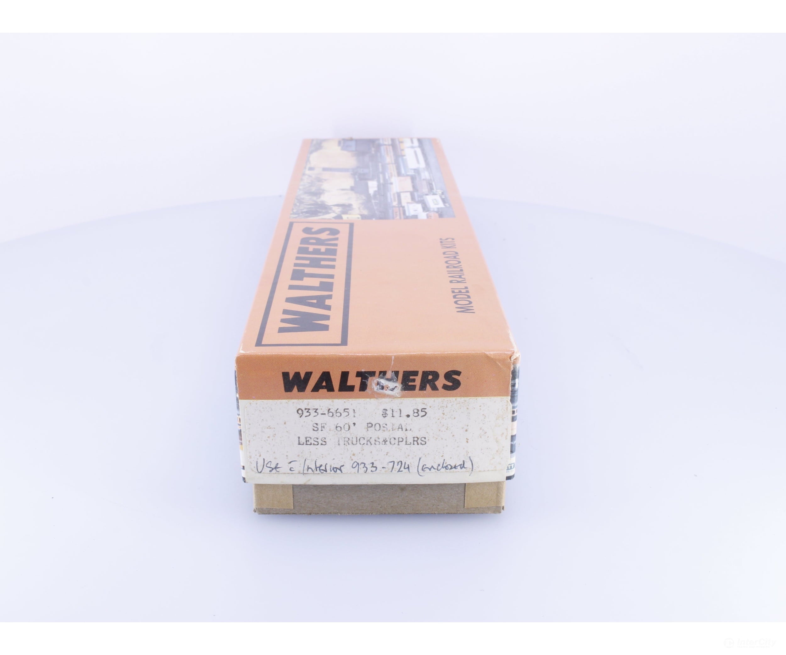 Walthers 933-6651 HO 60’ Postal Car Kit Less Trucks and Couplers Santa Fe (SF) - Passenger Cars
