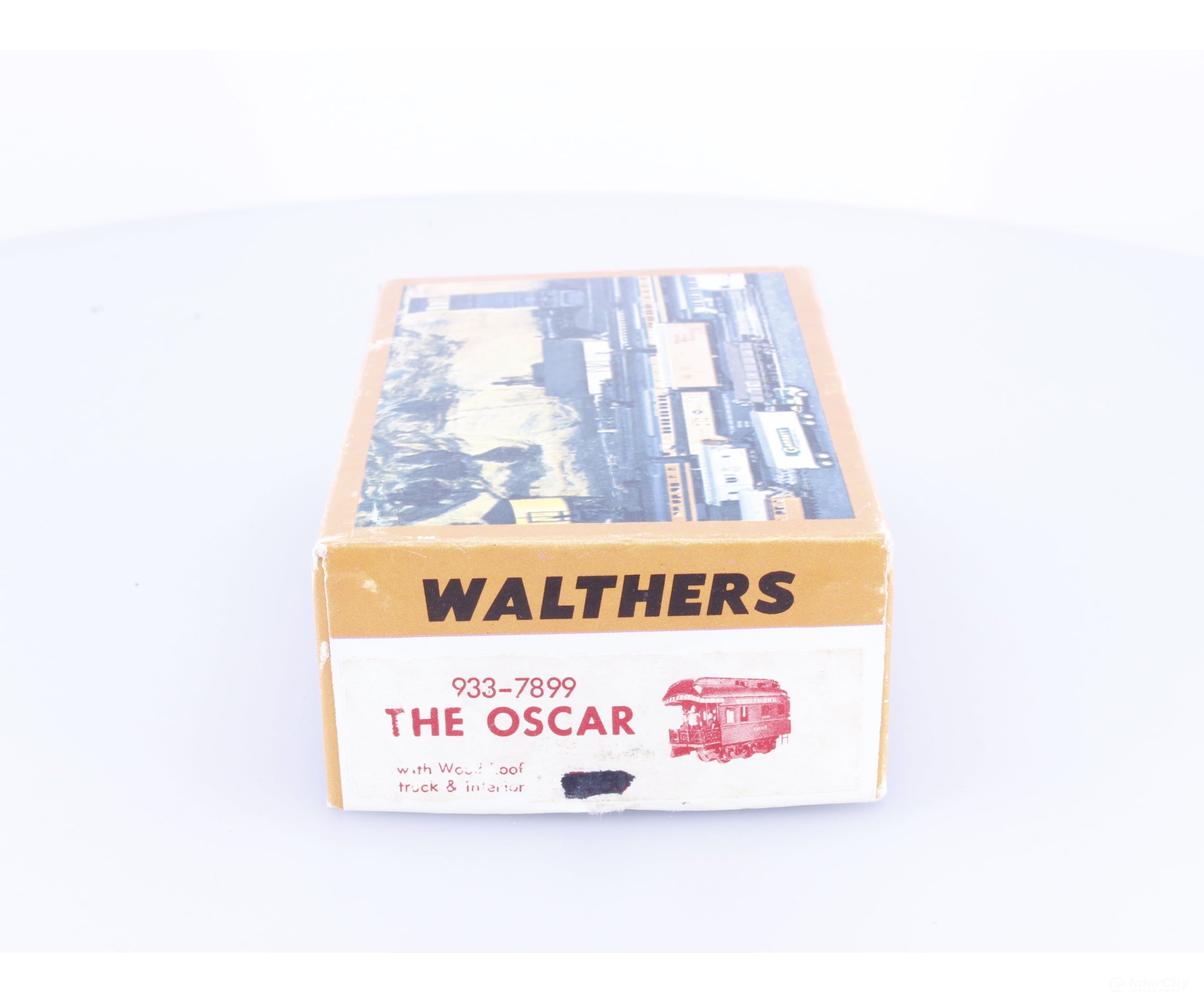 Walthers 933-7899 HO The Oscar Passenger Car Kit Undecorated - Passenger Cars