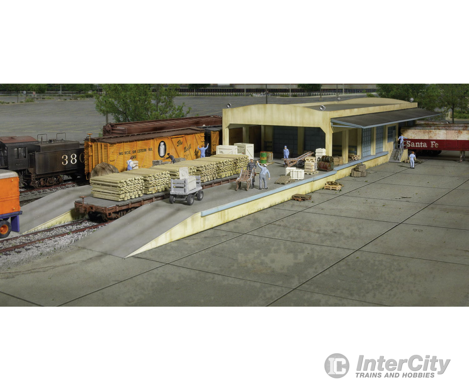 Walthers Cornerstone 2918 Open Air Transload Building -- Kit - 25 X 5-1/4 3’ 63.5 13.3 7.6Cm