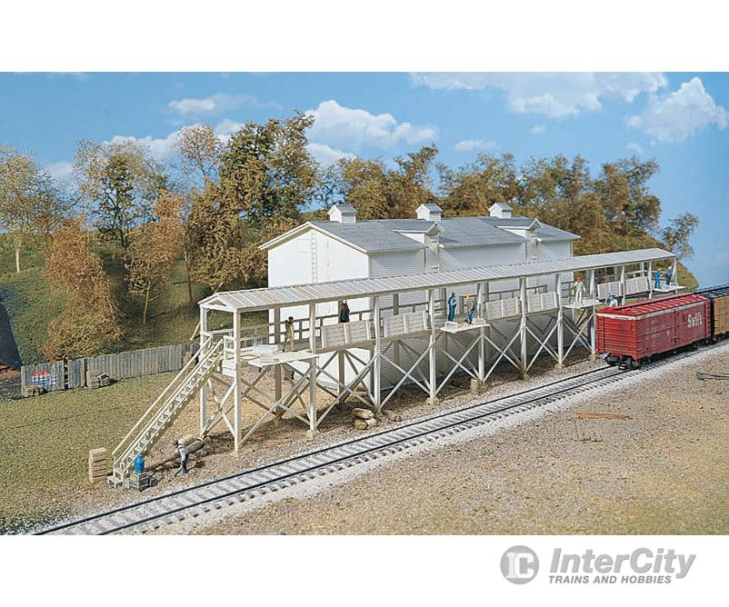 Walthers Cornerstone 3049 Icehouse And Platform -- Kit - 18-1/2 X 6-1/4’ 46.9 15.8Cm Structures