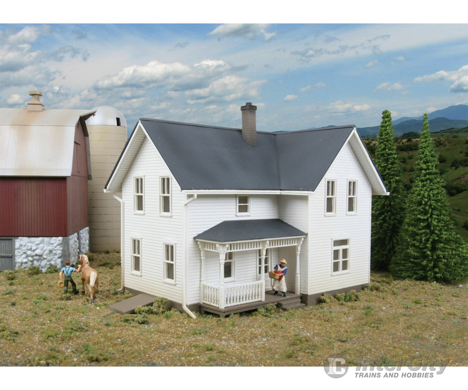 Walthers Cornerstone 3333 Lancaster Farmhouse -- Kit - 5-15/16 X 4-1/2 4-5/16’ 15.1 11.4 11Cm