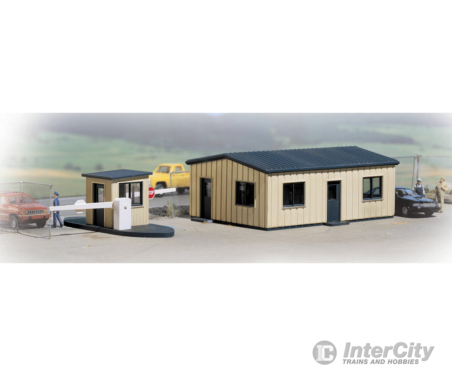 Walthers Cornerstone 3517 Office & Guard Shack -- Kit - Office: 4-1/8 X 3 1-1/2’ 10.5 7.6 3.8Cm