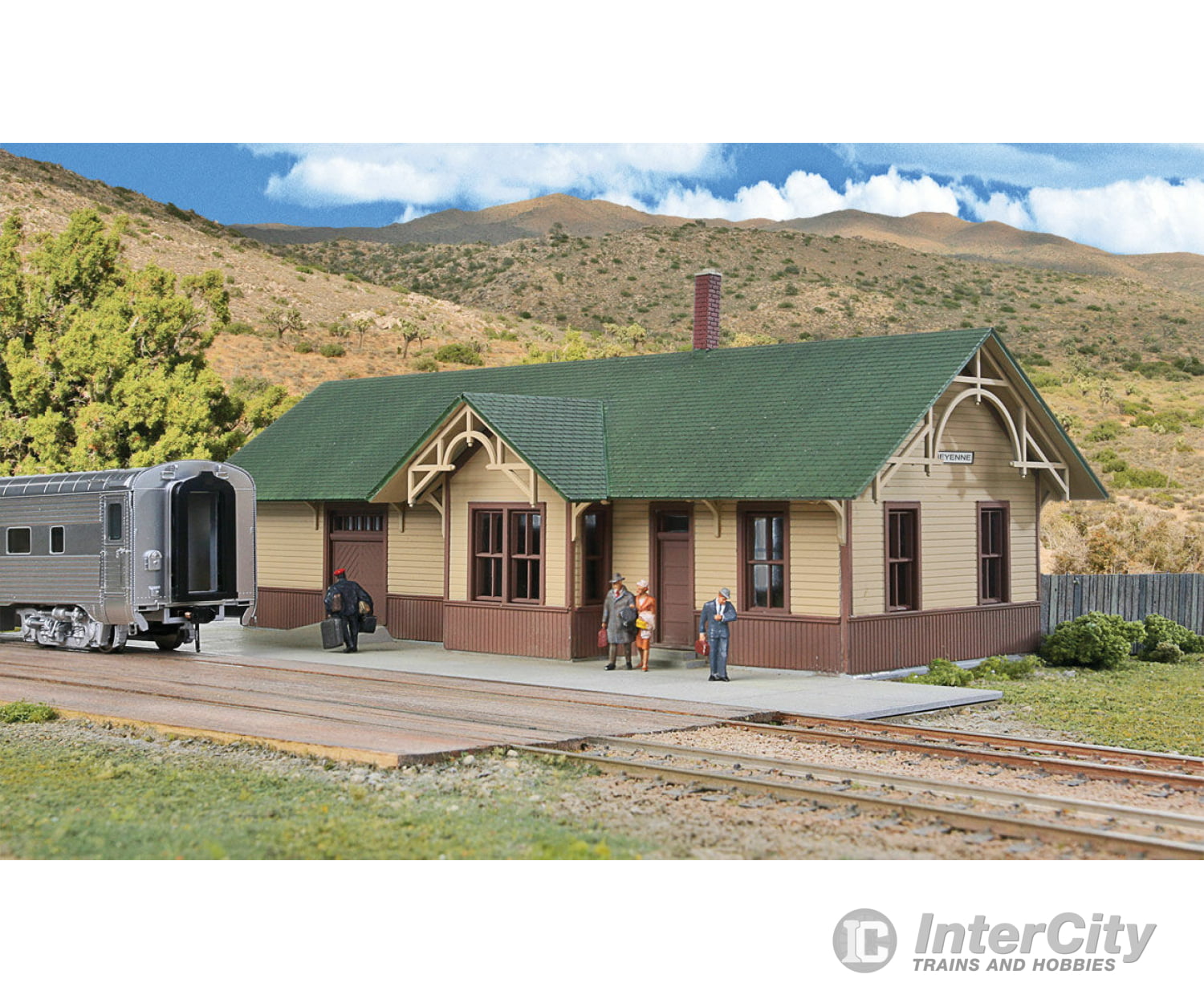 Walthers Cornerstone 4057 Union Pacific(R)-Style Depot -- Kit - 11-3/4 X 5-5/8 4’ 29.8 14.2