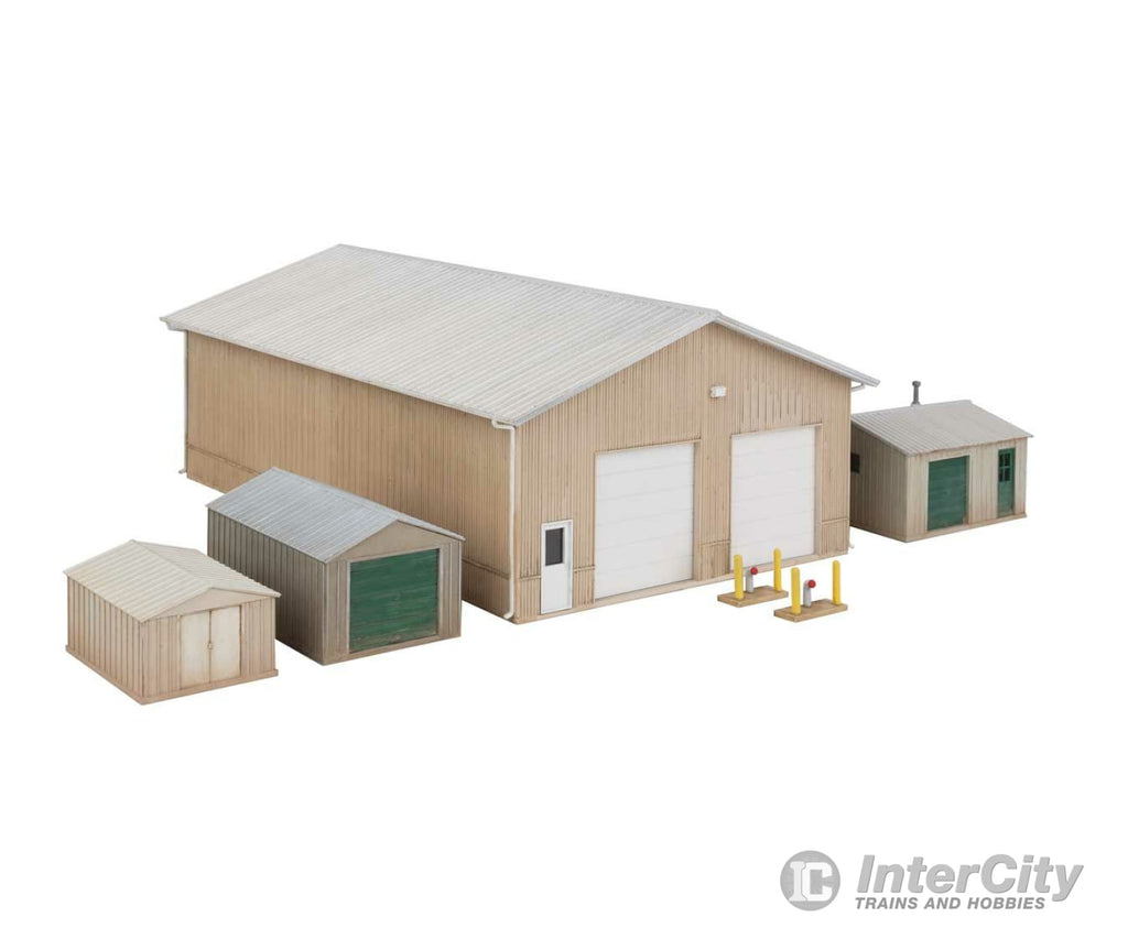 Walthers Cornerstone 4125 Pole Barn And Sheds -- Kit - Set Of Four Buildings Structures