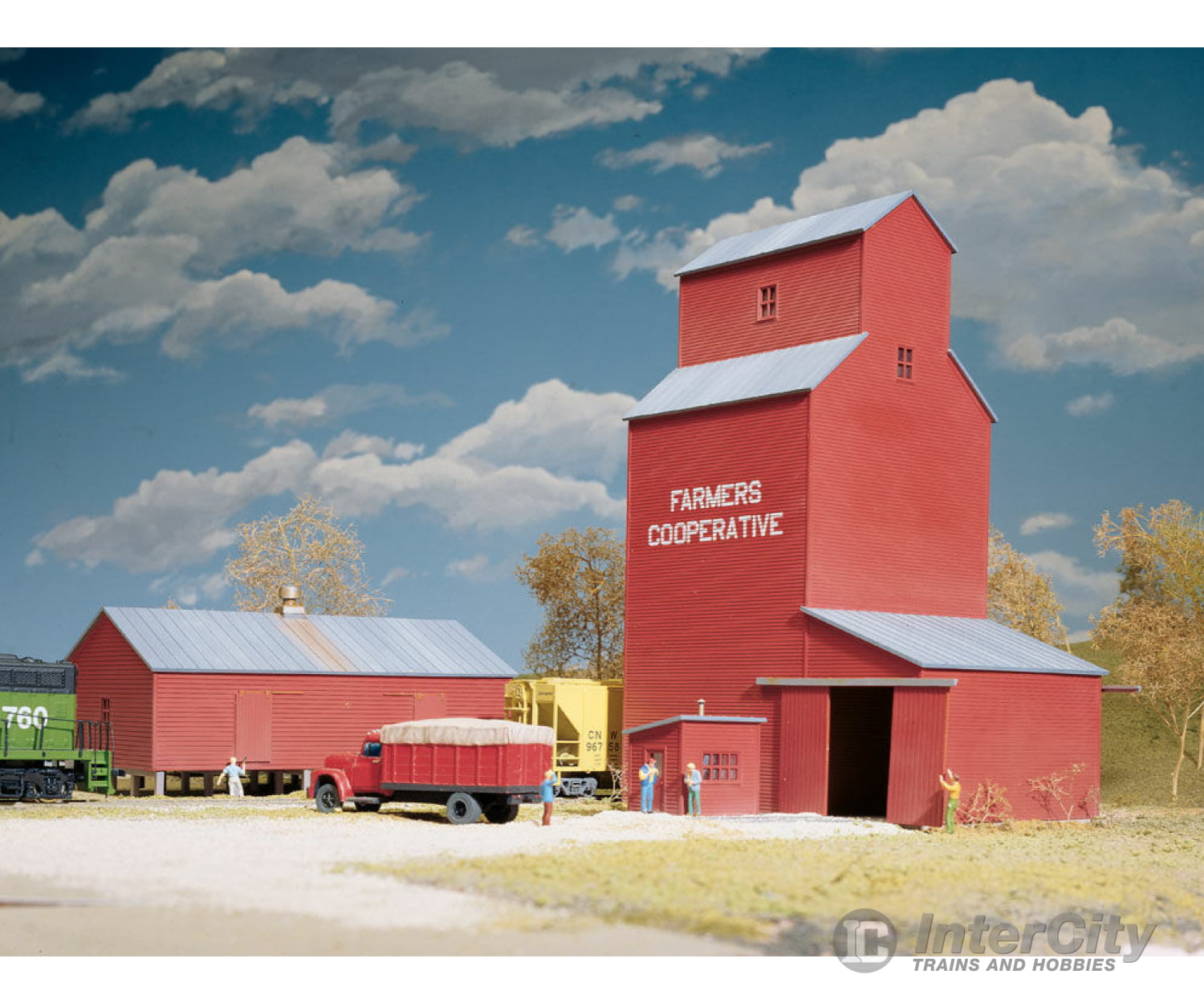 Walthers Cornerstone Ho 3036 Farmers Cooperative Rural Grain Elevator -- Kit - Elevator: 8-7/8 X