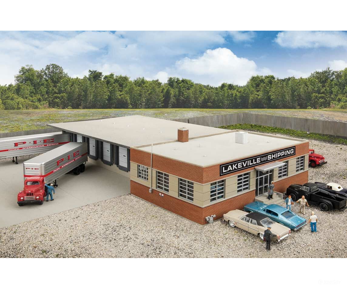 Walthers Cornerstone Ho 4131 Cross-Dock Truck Facility -- Kit - 16-5/16 X 19-3/16 3-1/8 41.4 48.7