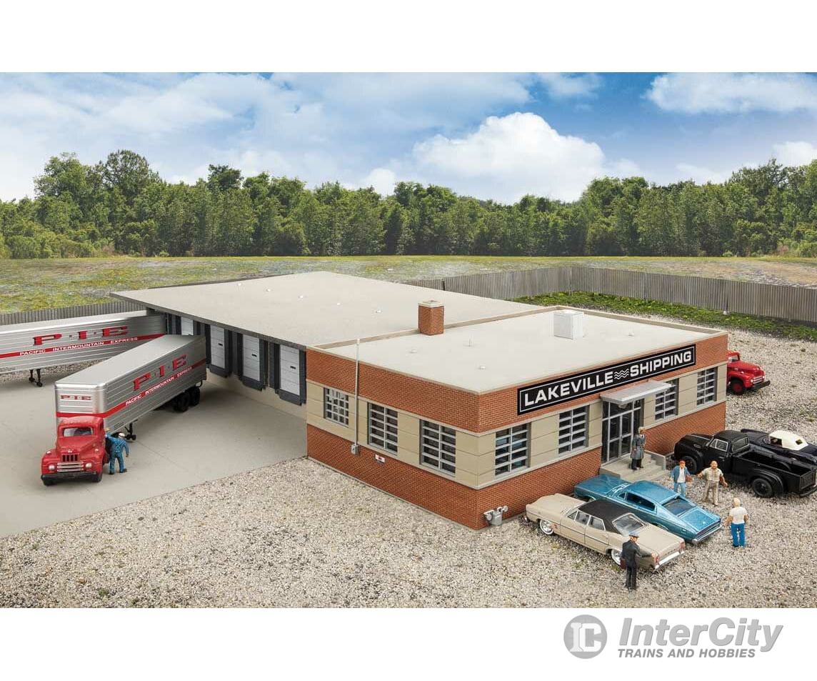 Walthers Cornerstone Ho 4131 Cross-Dock Truck Facility -- Kit - 16-5/16 X 19-3/16 3-1/8 41.4 48.7