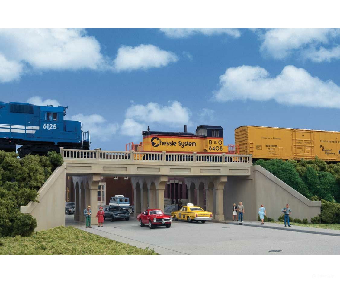 Walthers Cornerstone Ho 4560 Urban Concrete Overpass -- Kit Tunnels & Bridges