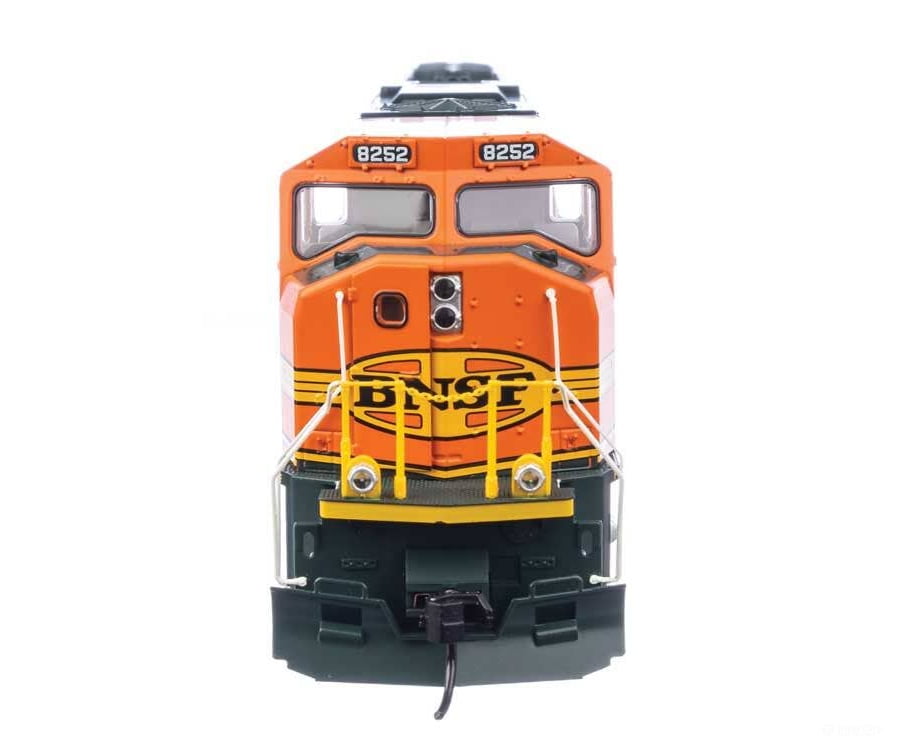 Walthers Ho 21003 Emd Sd75M - Esu(R) Sound & Dcc Bnsf Railway #8252 (Orange Black Green Silver;