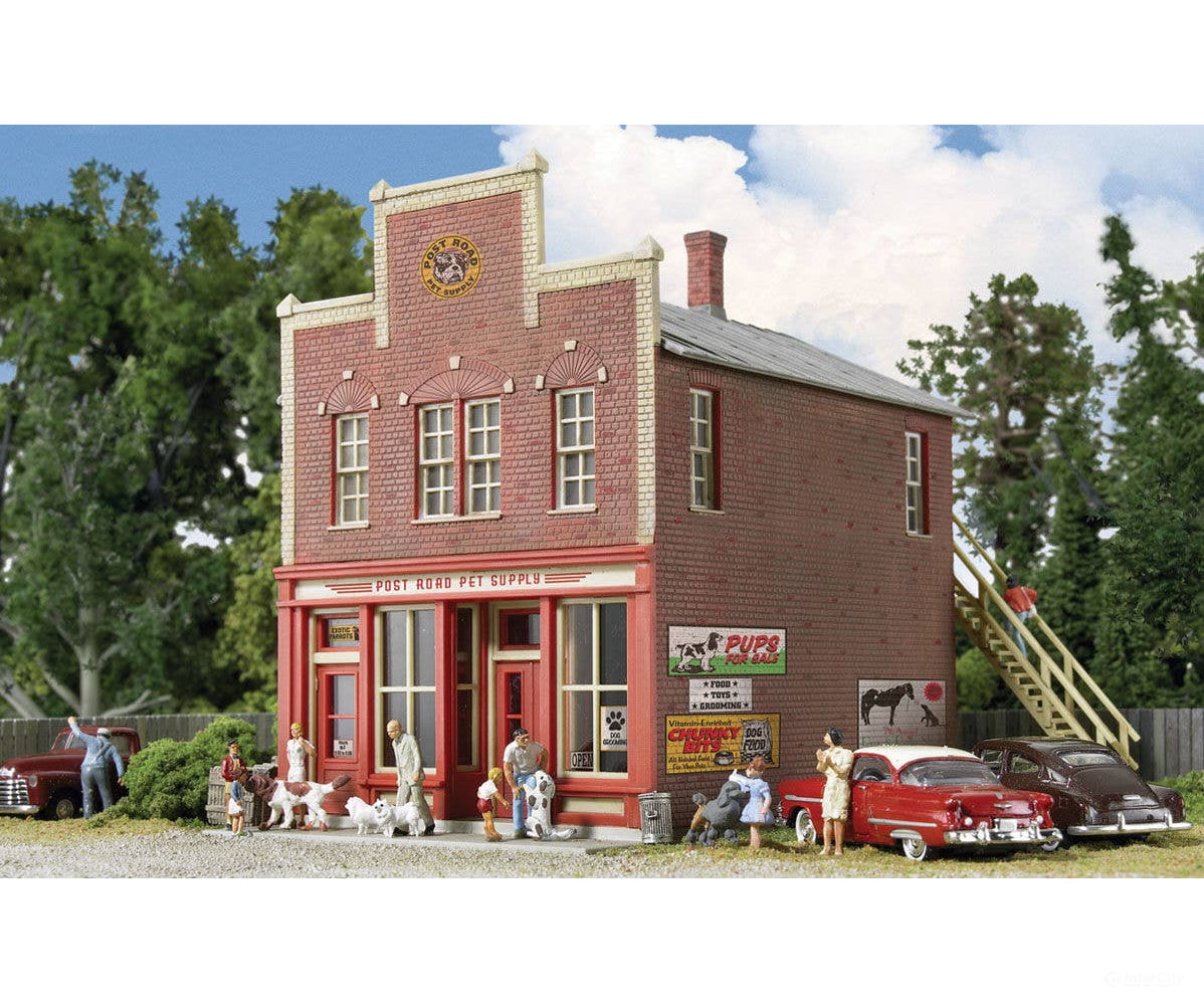 Walthers HO 3660 Post Road Pet Supply - Kit - 3-5/8 x 5-1/8 x 5’’ 9.2 x 13 x 12.7cm - Structures