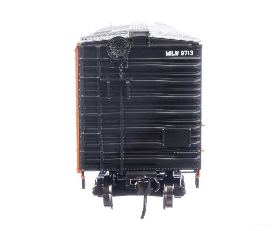 Walthers HO 3789 50’ AAR Mechanical Refrigerator Car - Milwaukee Road #9713 Freight Cars